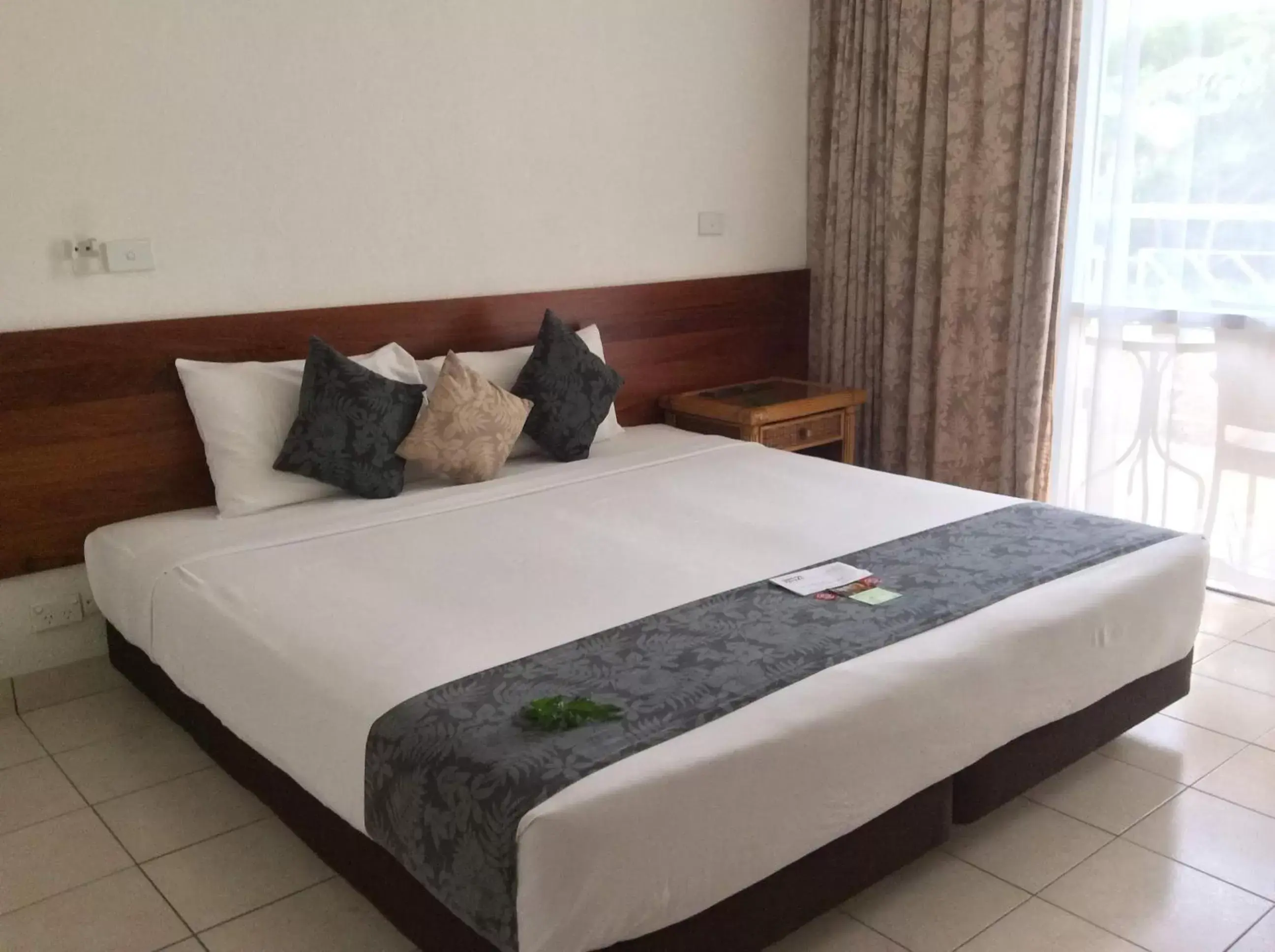 Bed in The Melanesian Port Vila