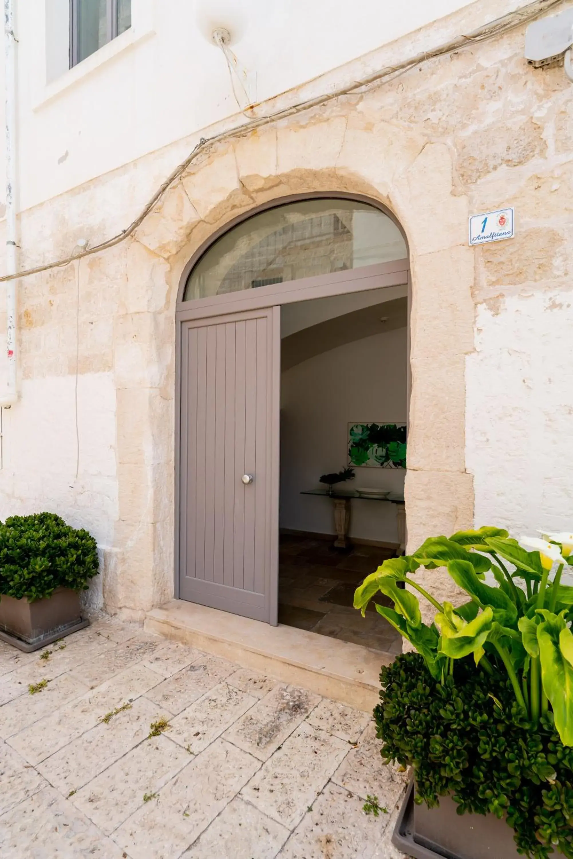 Facade/Entrance in Palazzo Indelli