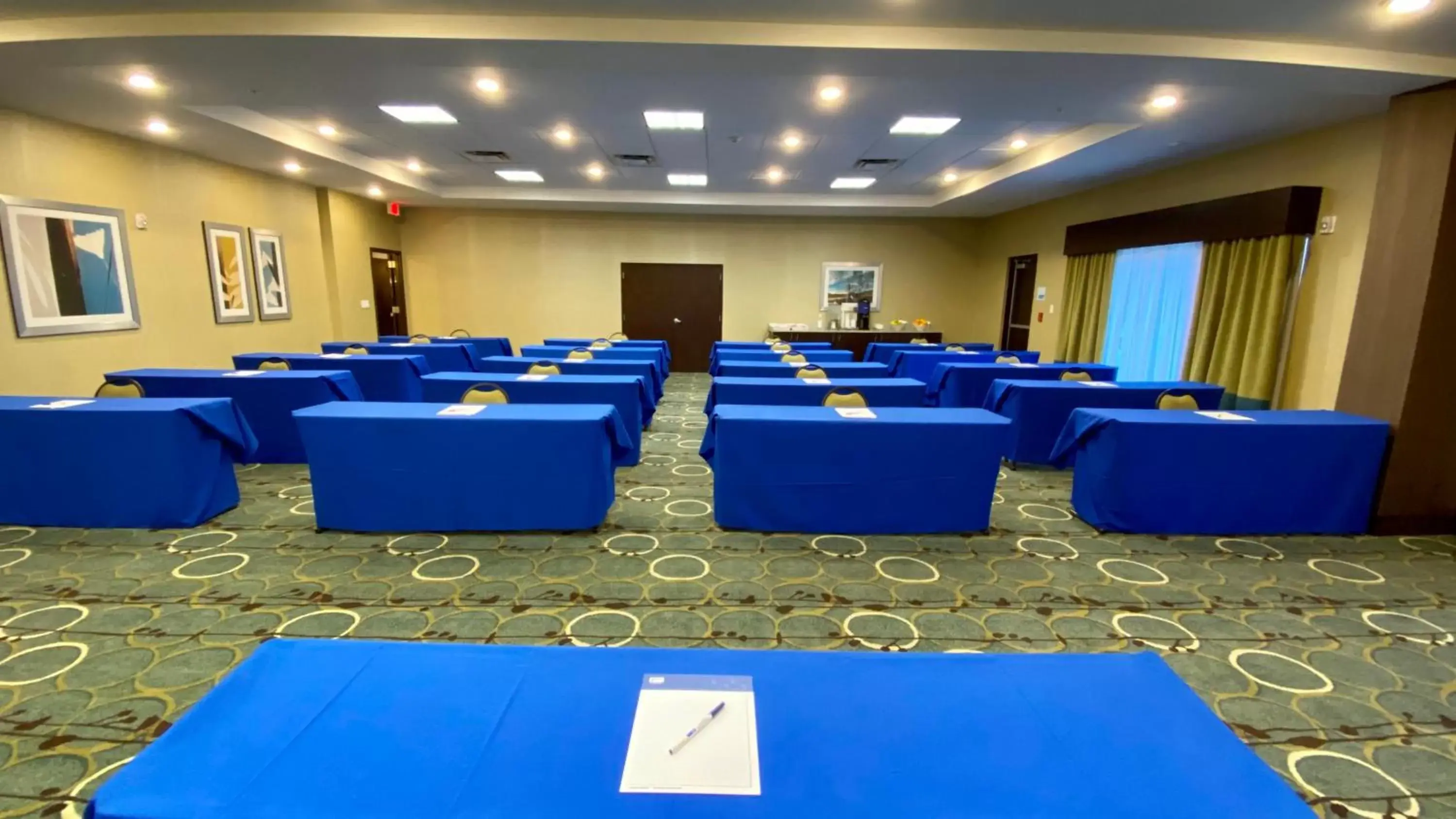 Meeting/conference room in Holiday Inn Express Hotel & Suites Orlando East-UCF Area, an IHG Hotel
