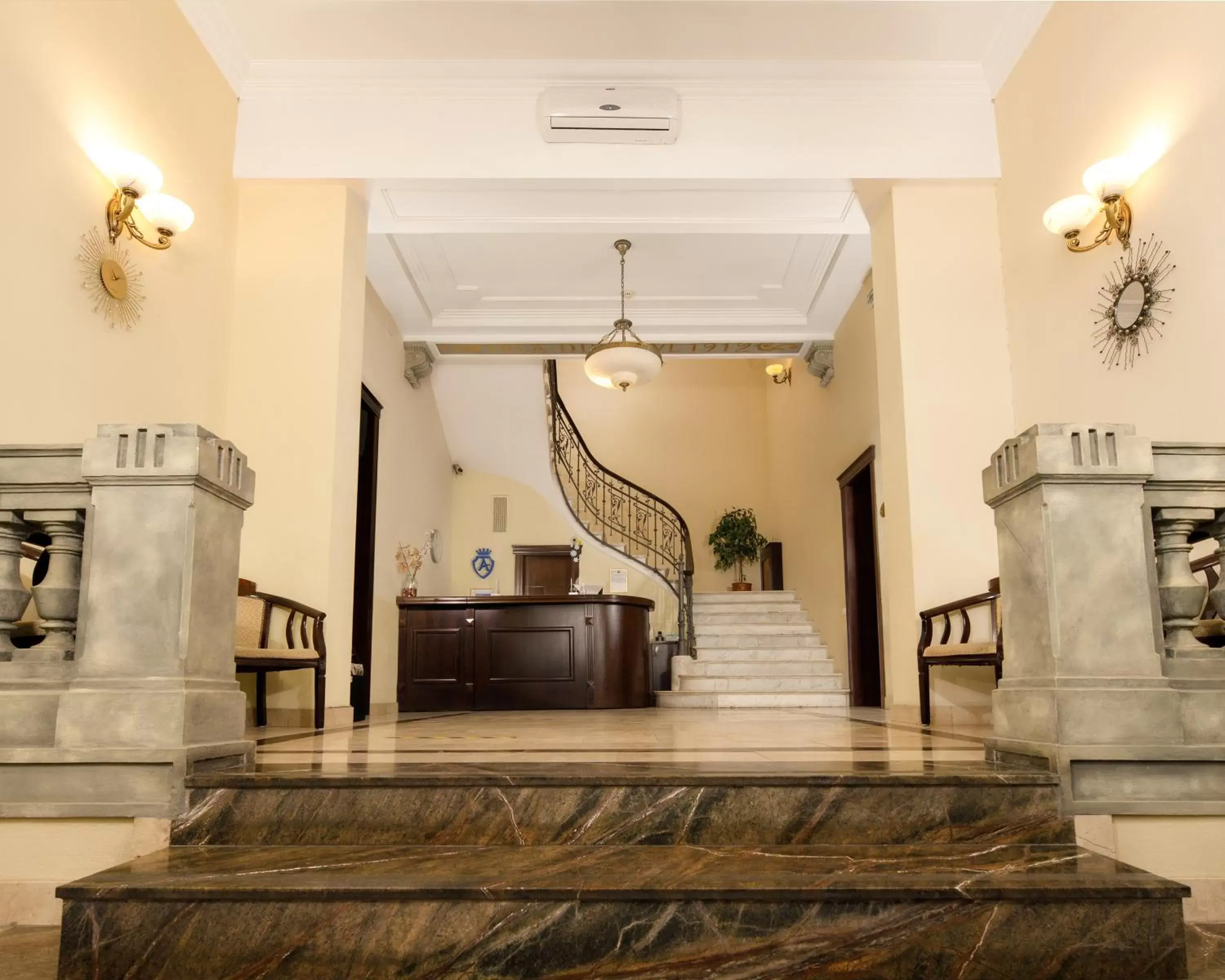 Lobby or reception in Atrium Hotel Ateneu City Center