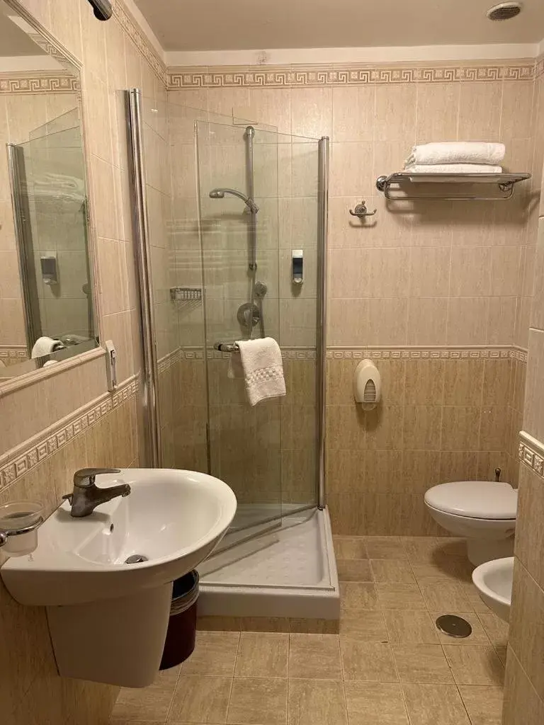 Bathroom in Hotel Virgilio