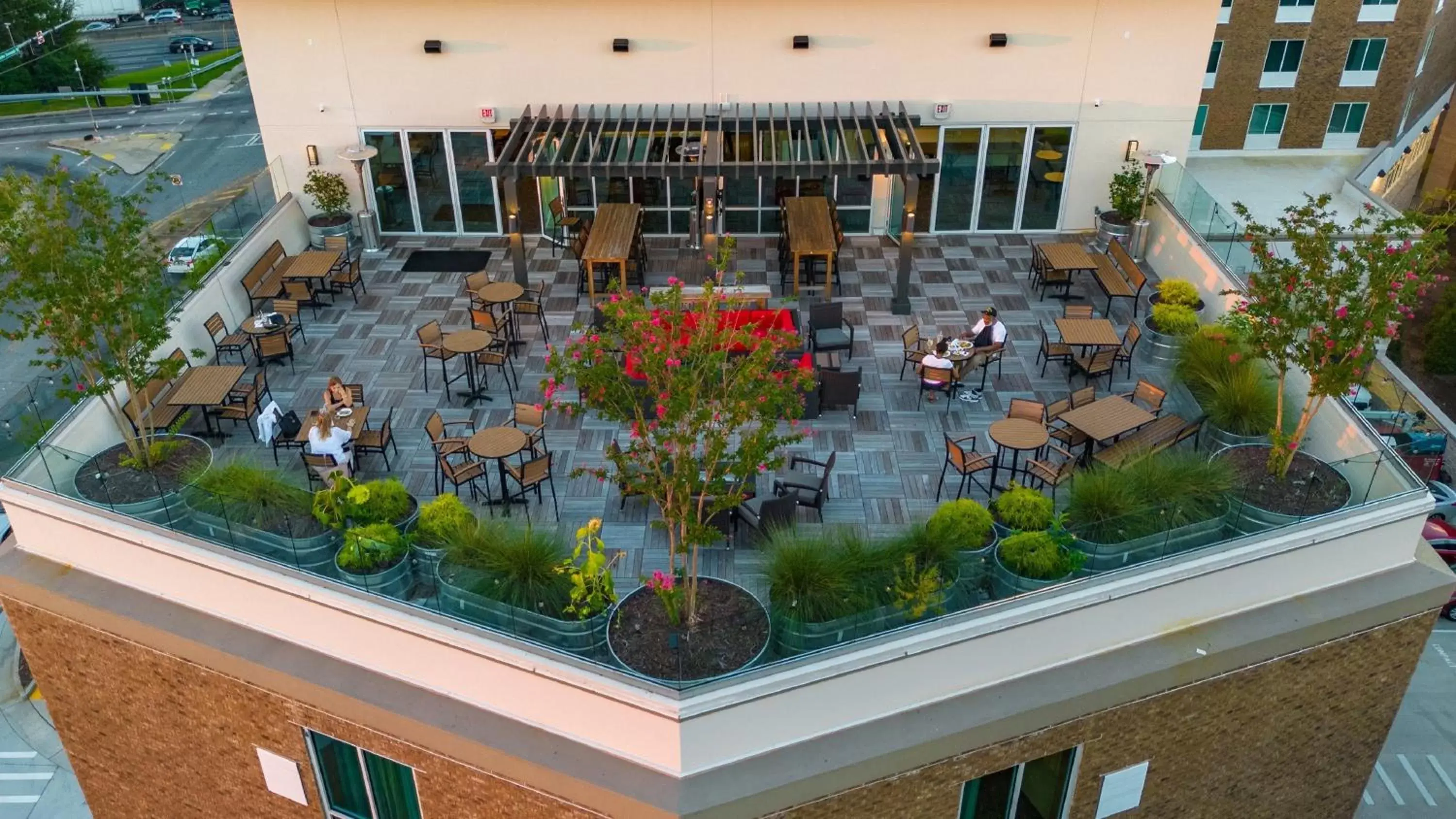 Restaurant/places to eat, Bird's-eye View in Holiday Inn & Suites Atlanta Perimeter Dunwoody, an IHG Hotel
