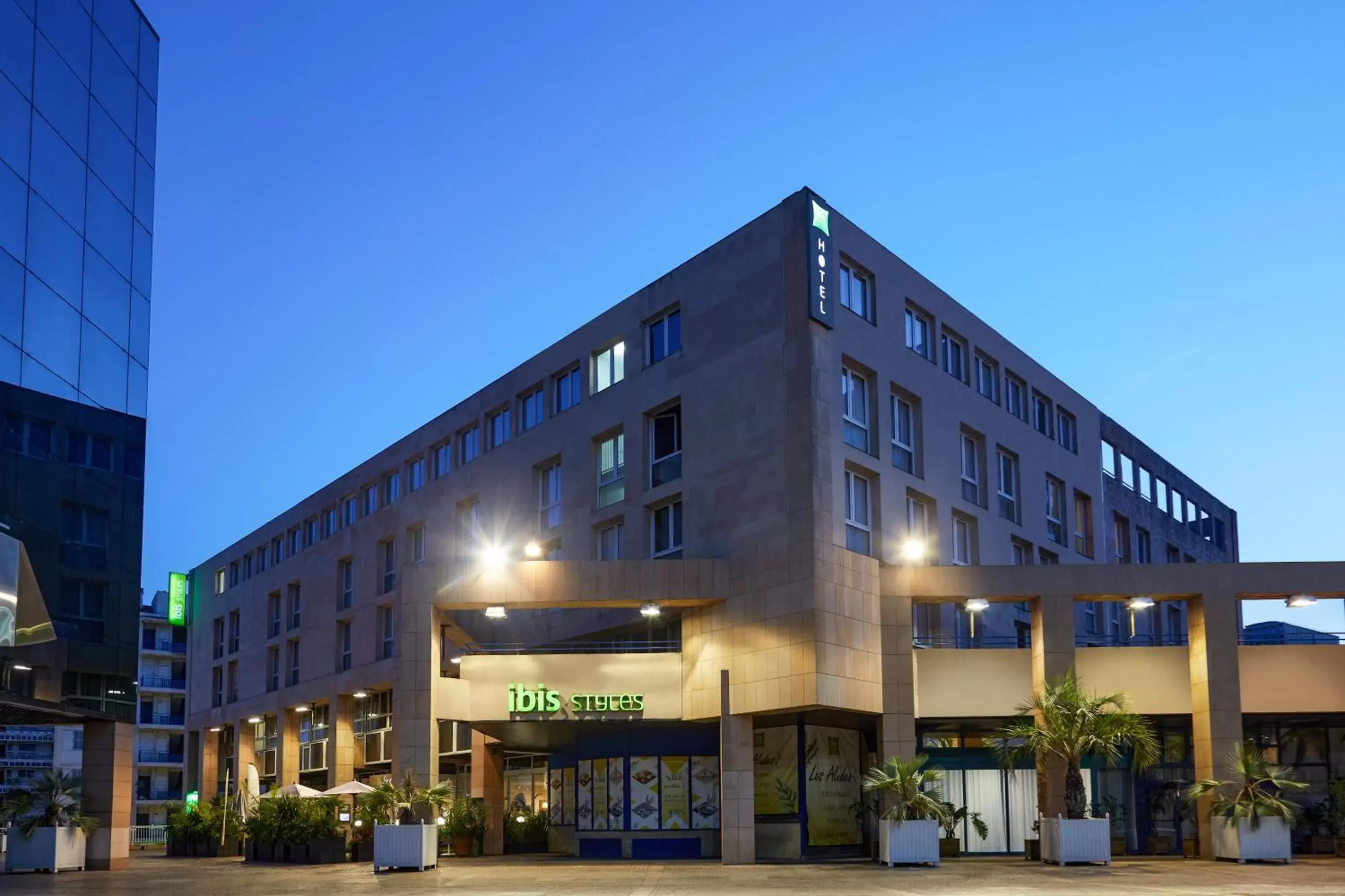 Property Building in ibis Styles Toulon Centre Port