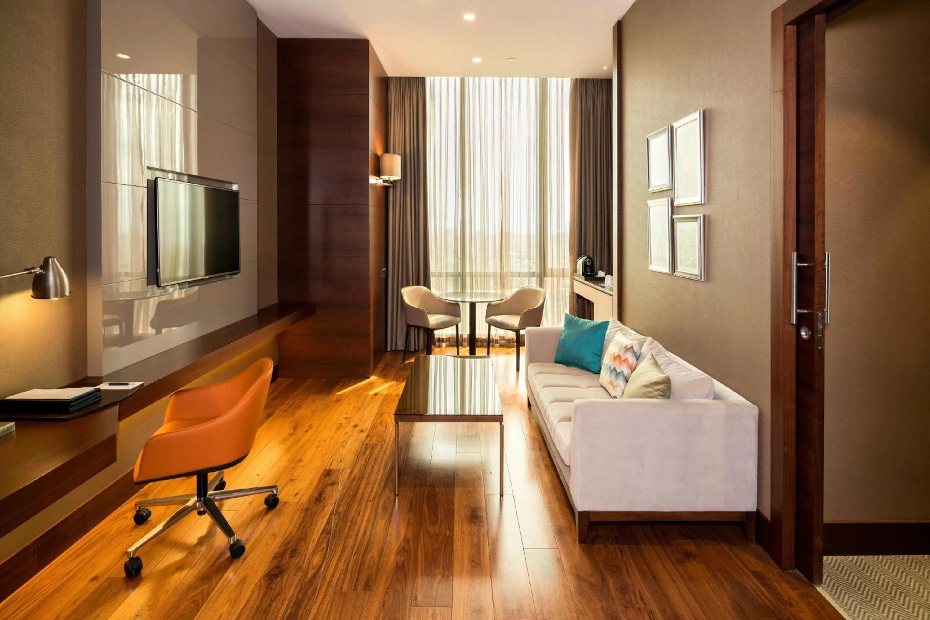 Living room, Bed in Sheraton Grand Istanbul Atasehir