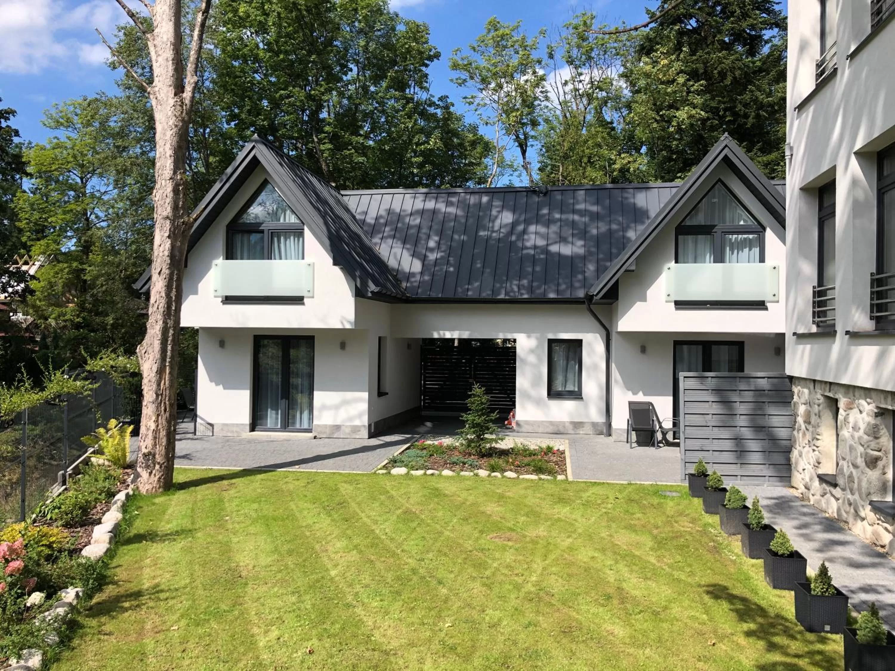 Property Building in Jagiellońska Residence