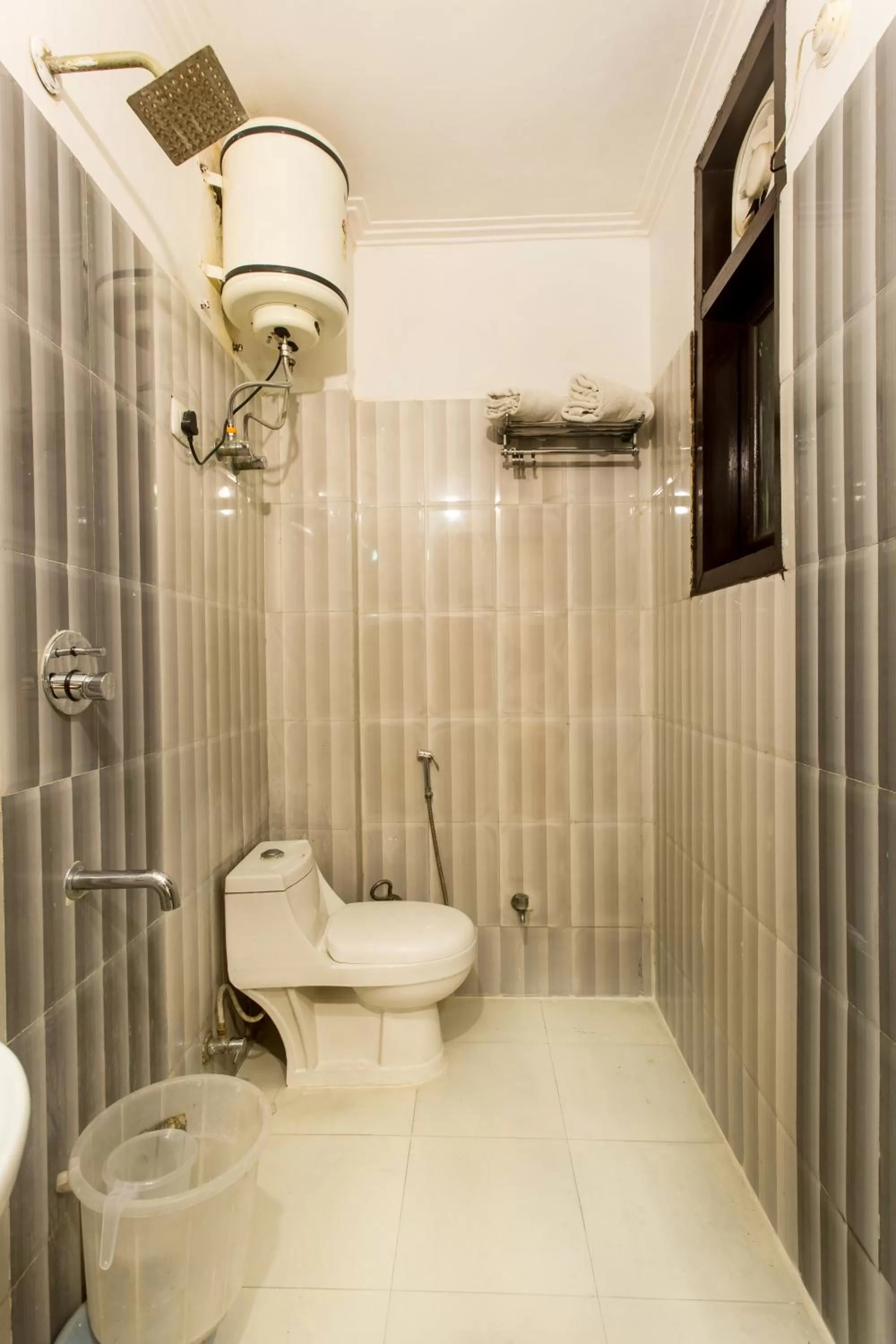 Bathroom in Hotel Earth