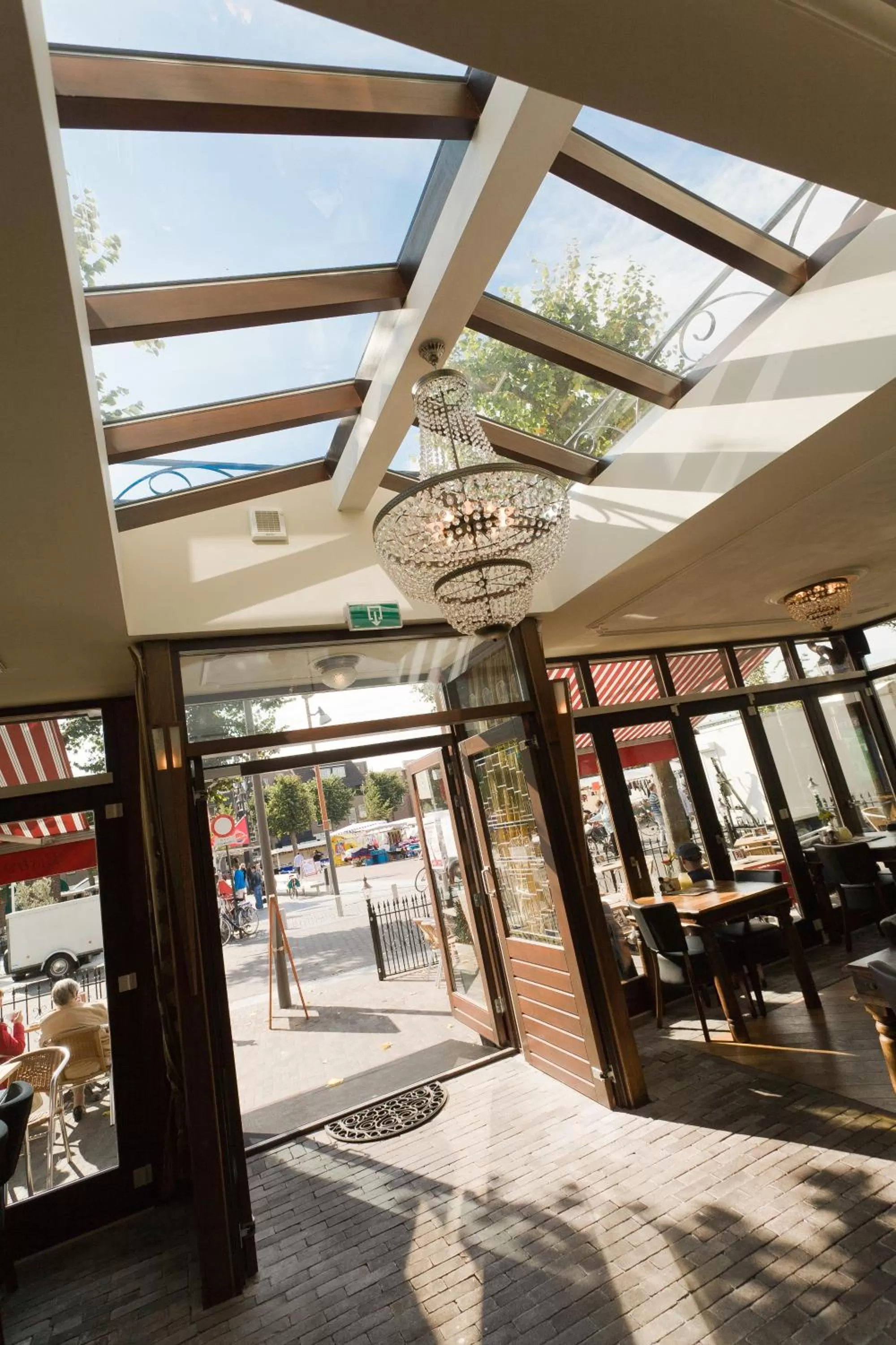 Facade/entrance in Hotel Verhoeven