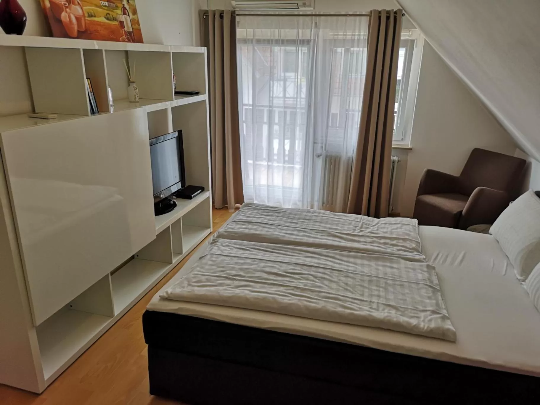 Bedroom, Bed in Tuniberg Restaurant Hotel