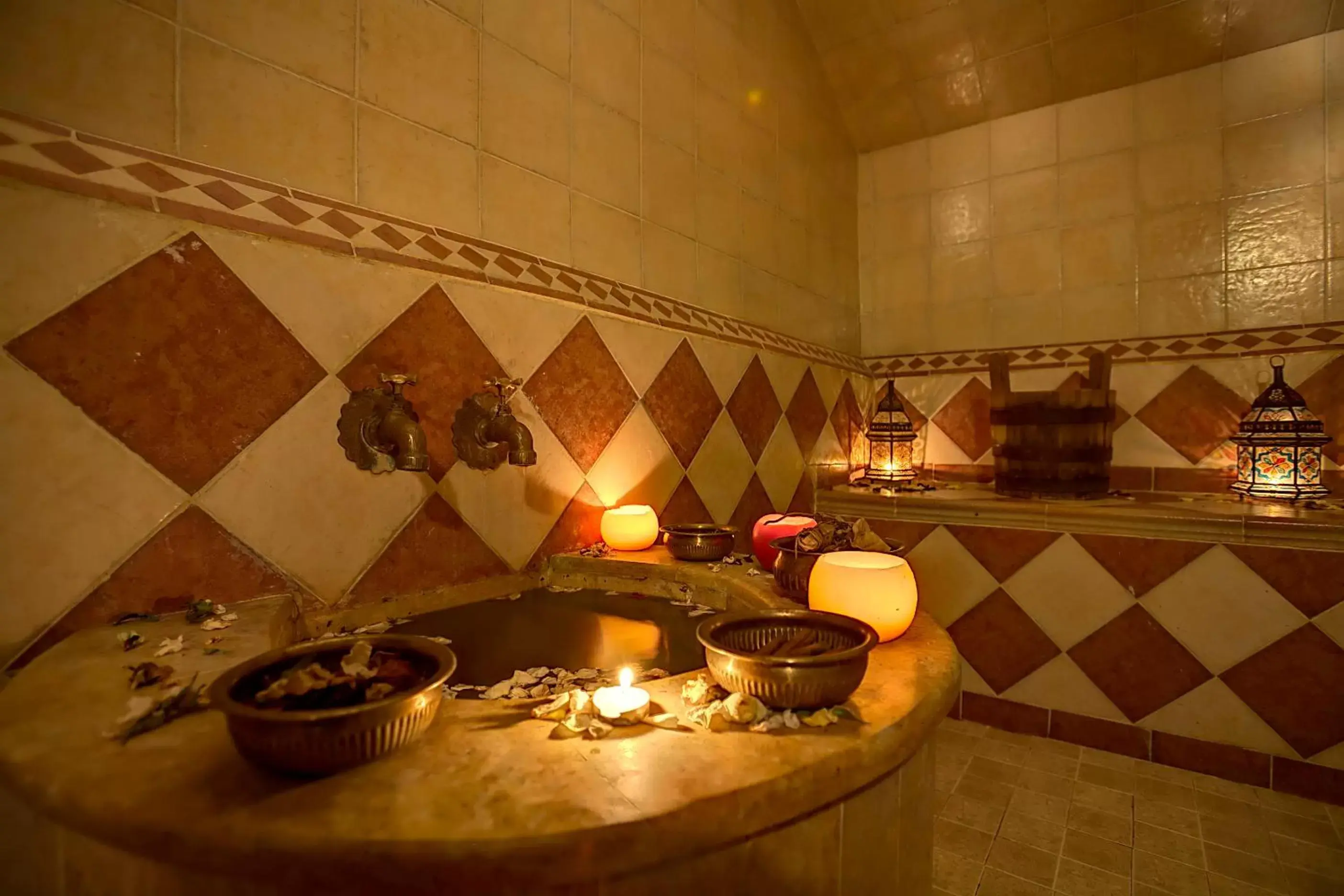 Spa and wellness centre/facilities, Bathroom in Amani Hotel Suites & Spa