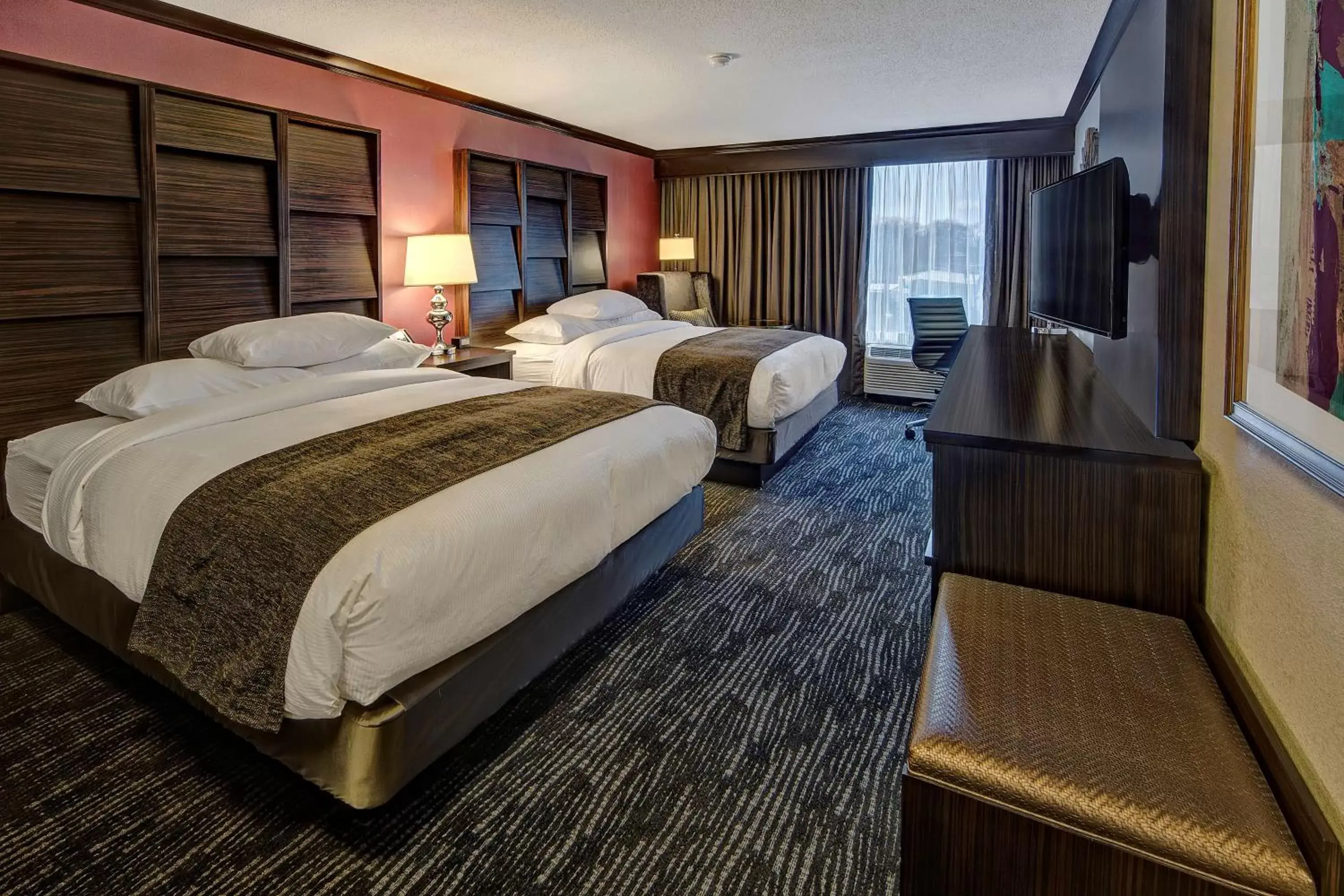 Bed in DoubleTree by Hilton Decatur Riverfront