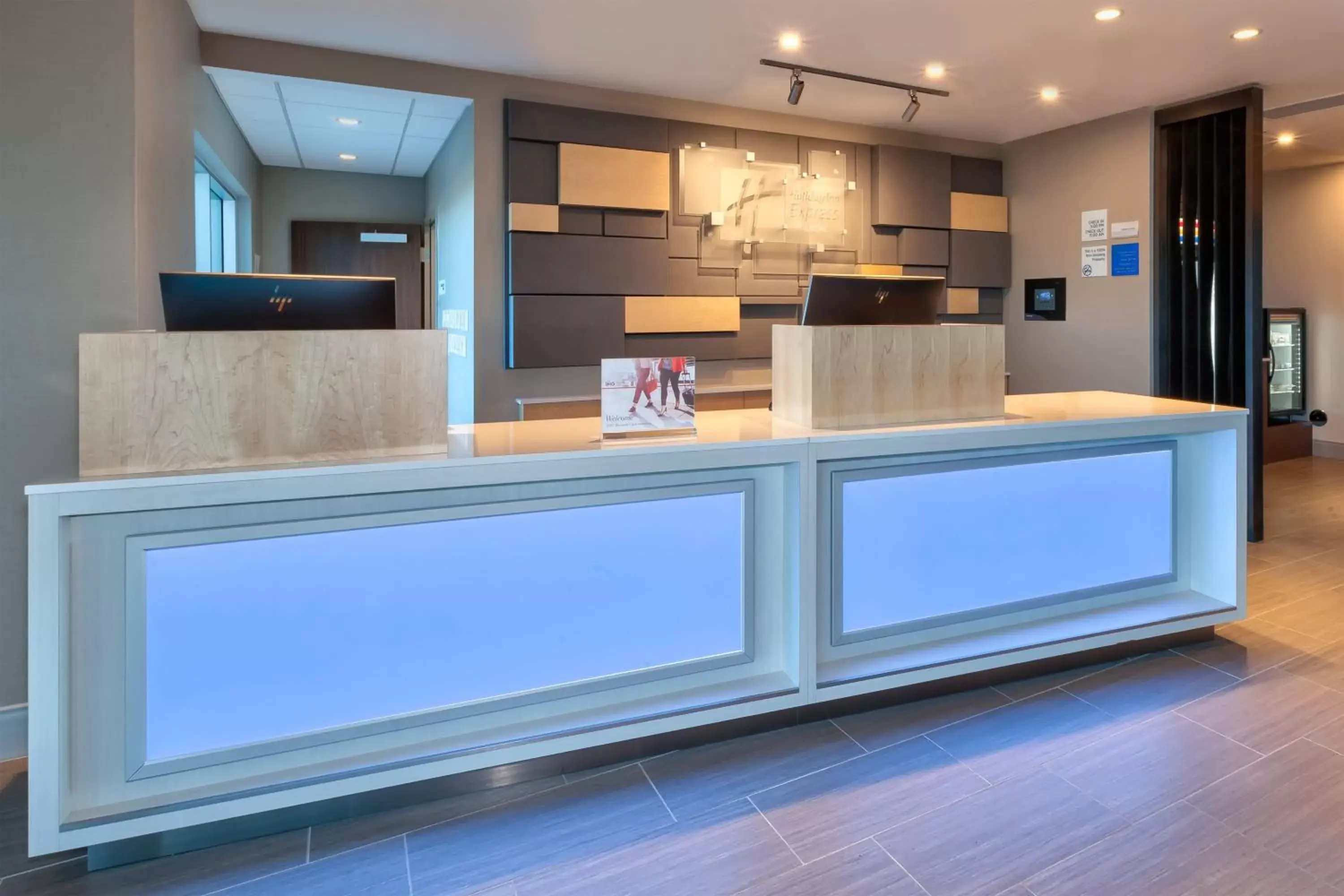 Property building in Holiday Inn Express & Suites - Cedar Springs - Grand Rapids N by IHG Property building in Holiday Inn Express & Suites - Cedar Springs - Grand Rapids N by IHG