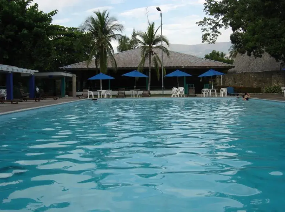 Facade/entrance, Swimming Pool in Hotel Guadaira Resort
