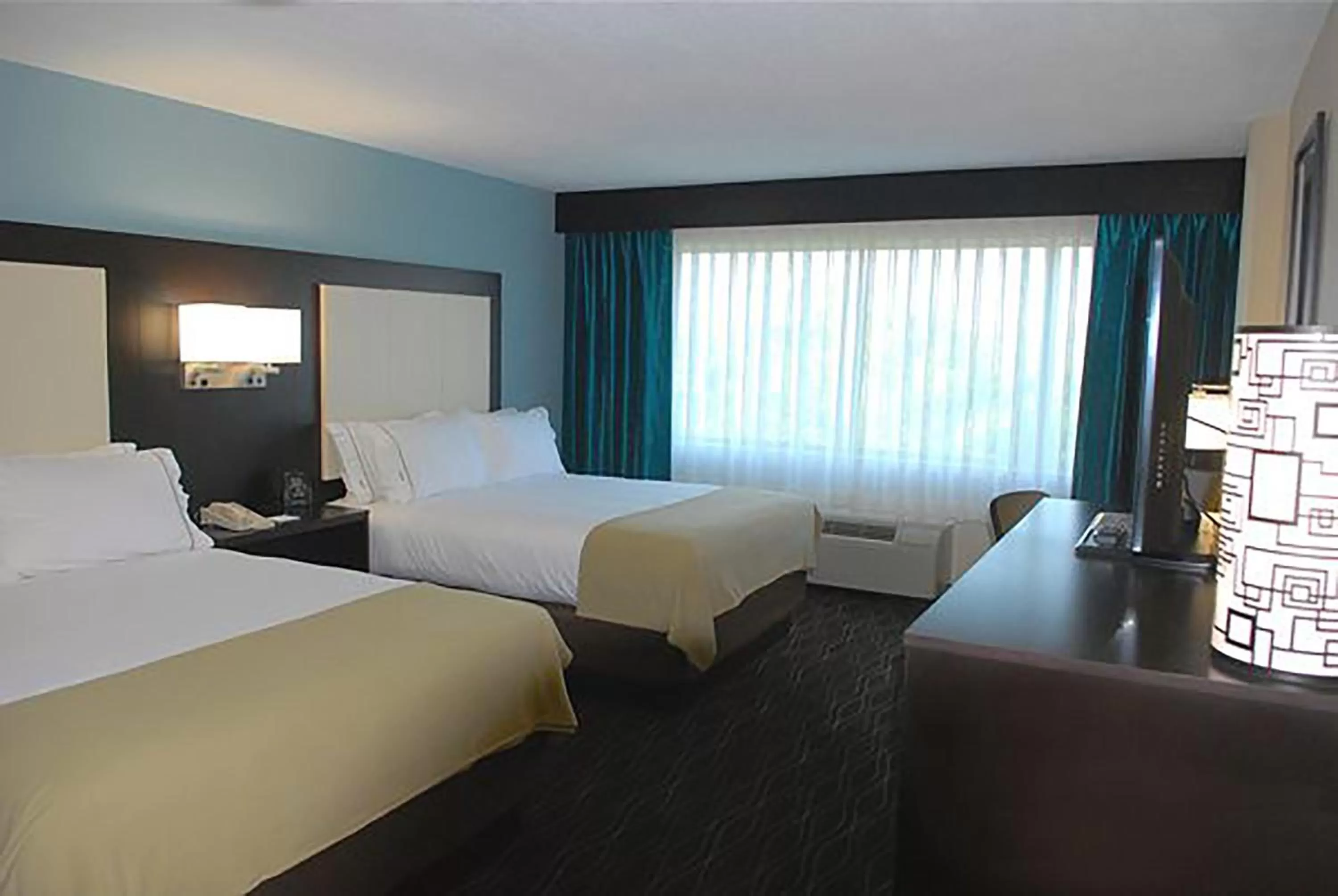 Photo of the whole room, Bed in Holiday Inn Express Boise Downtown by IHG