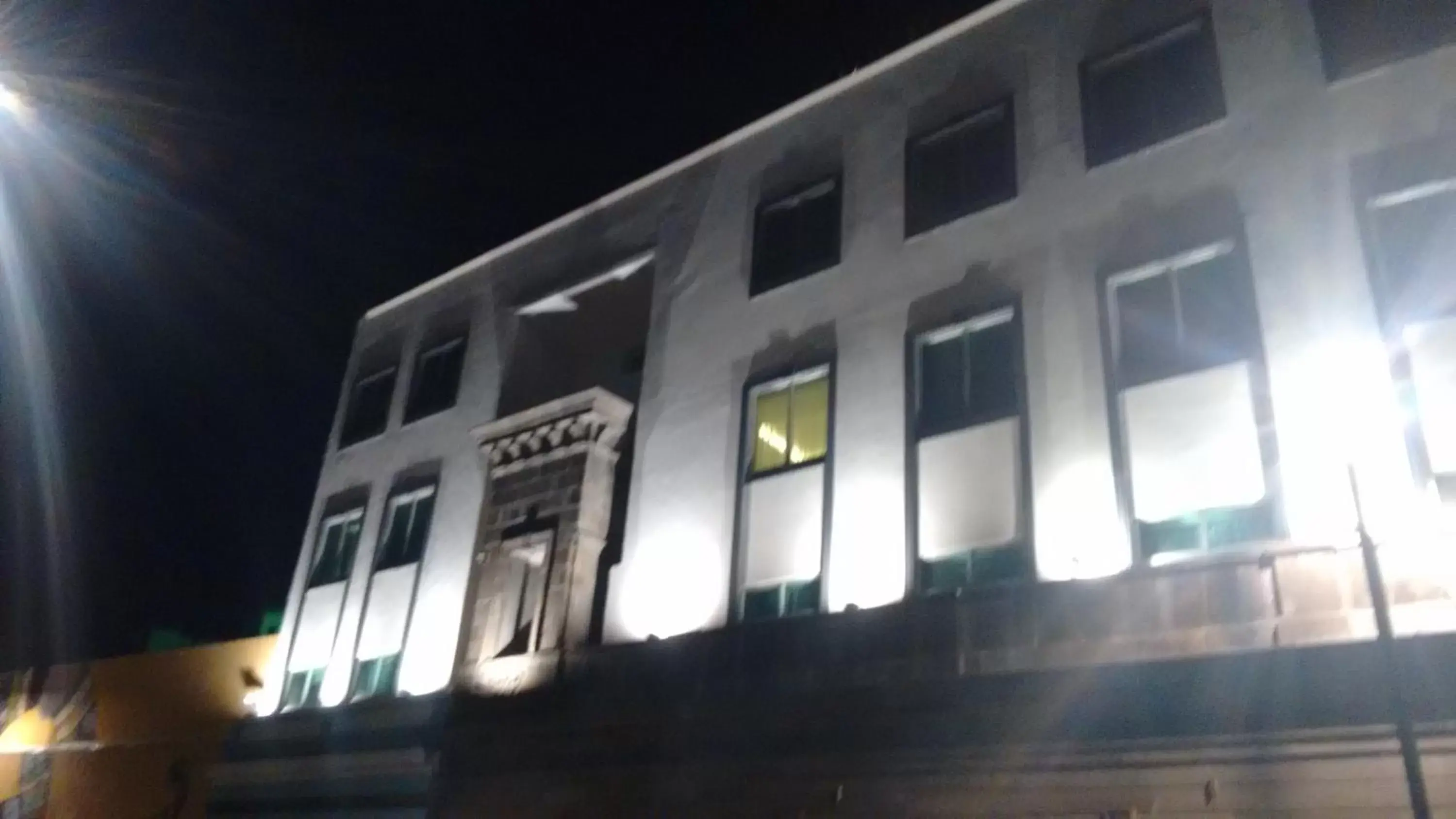 Facade/entrance, Property Building in Hotel 5 de Mayo