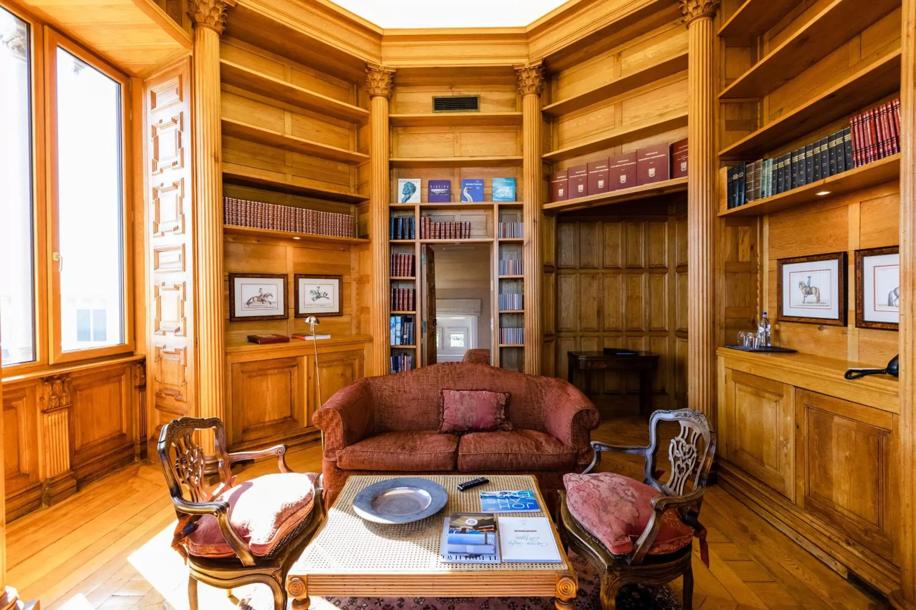 Library, Seating Area in The Albatroz Hotel