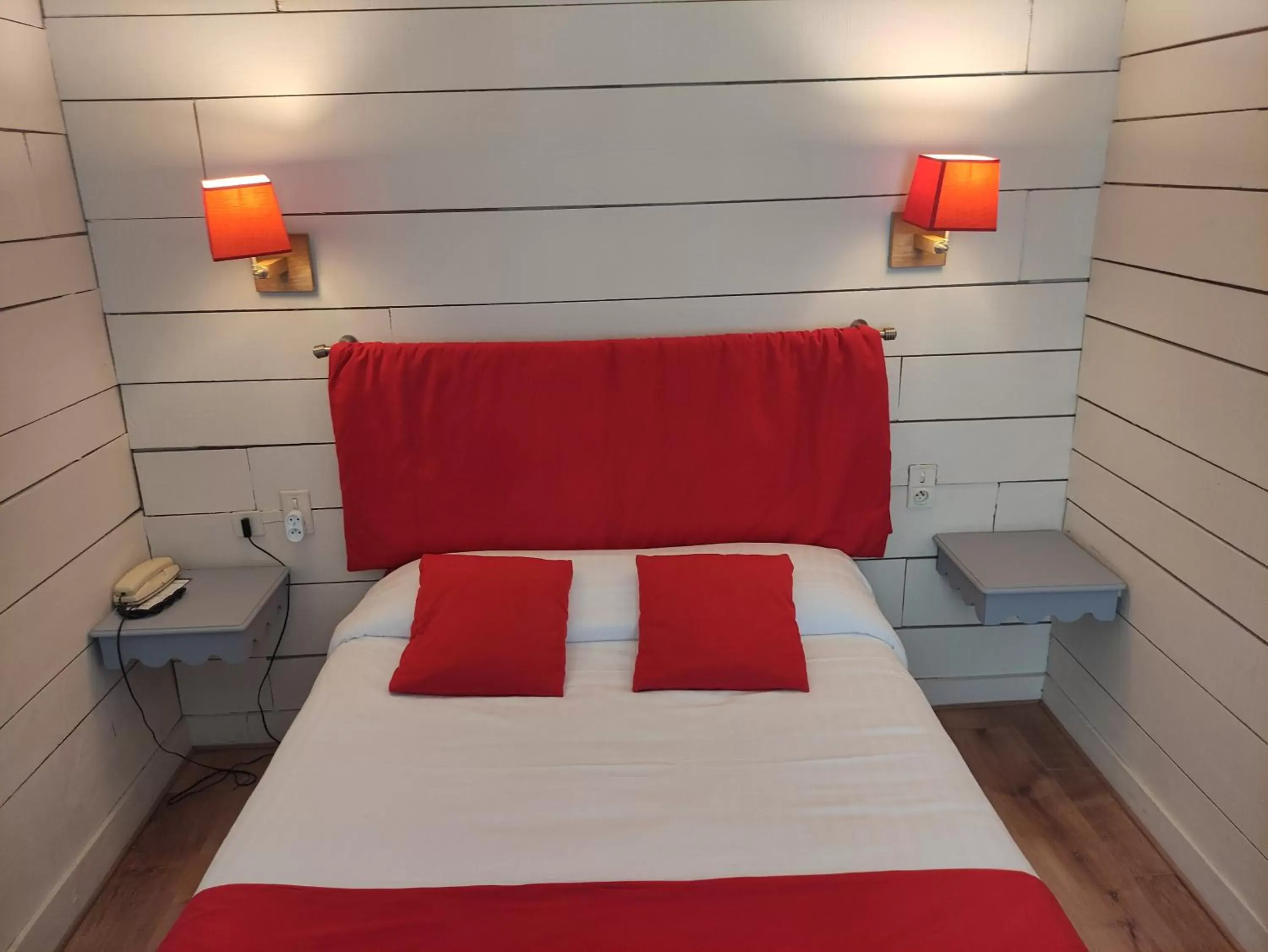 Bed in Le Pavillon Saint-Martin