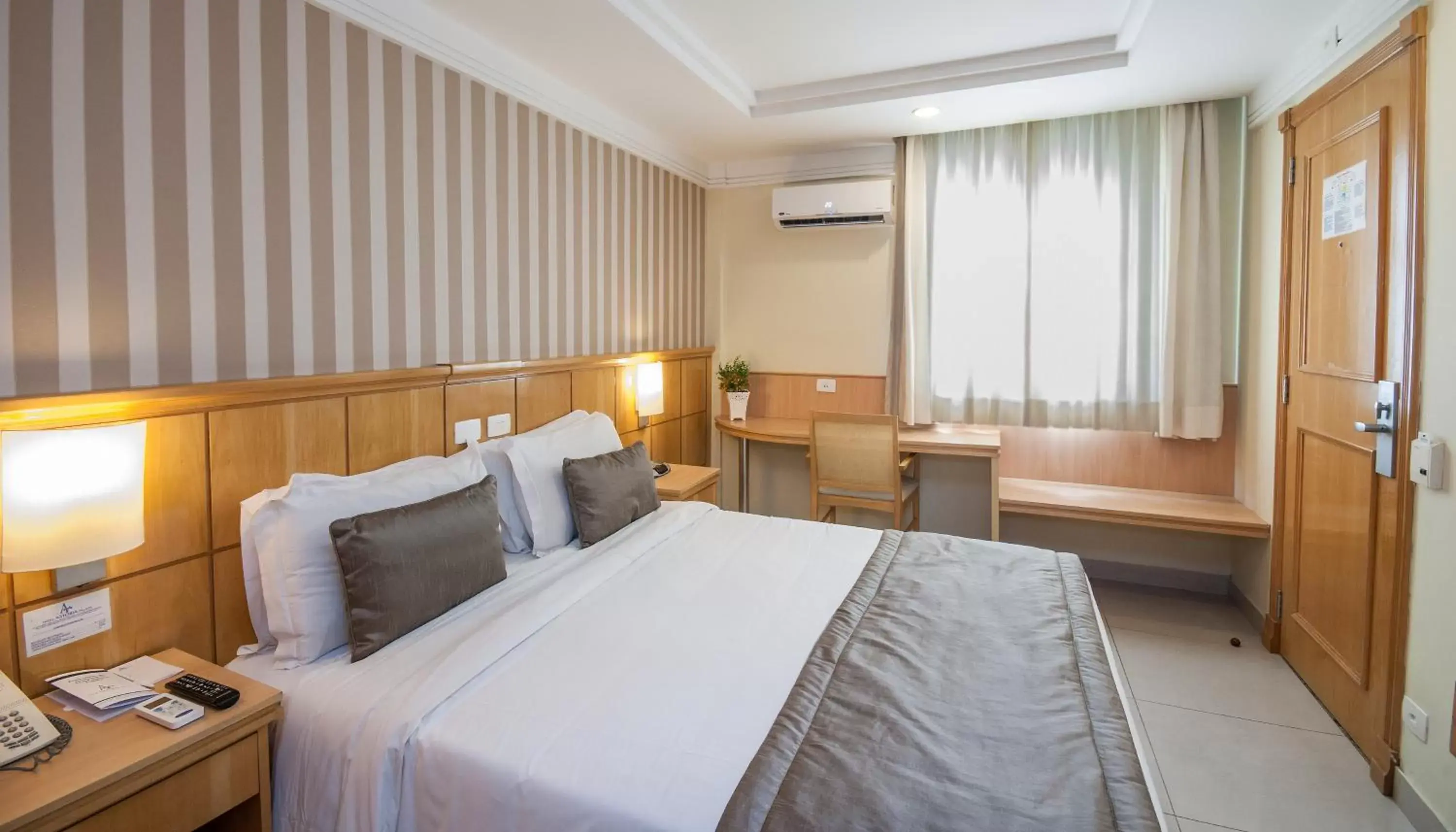 Standard Double Room - single occupancy in Hotel Astoria Palace Standard Double Room - single occupancy in Hotel Astoria Palace