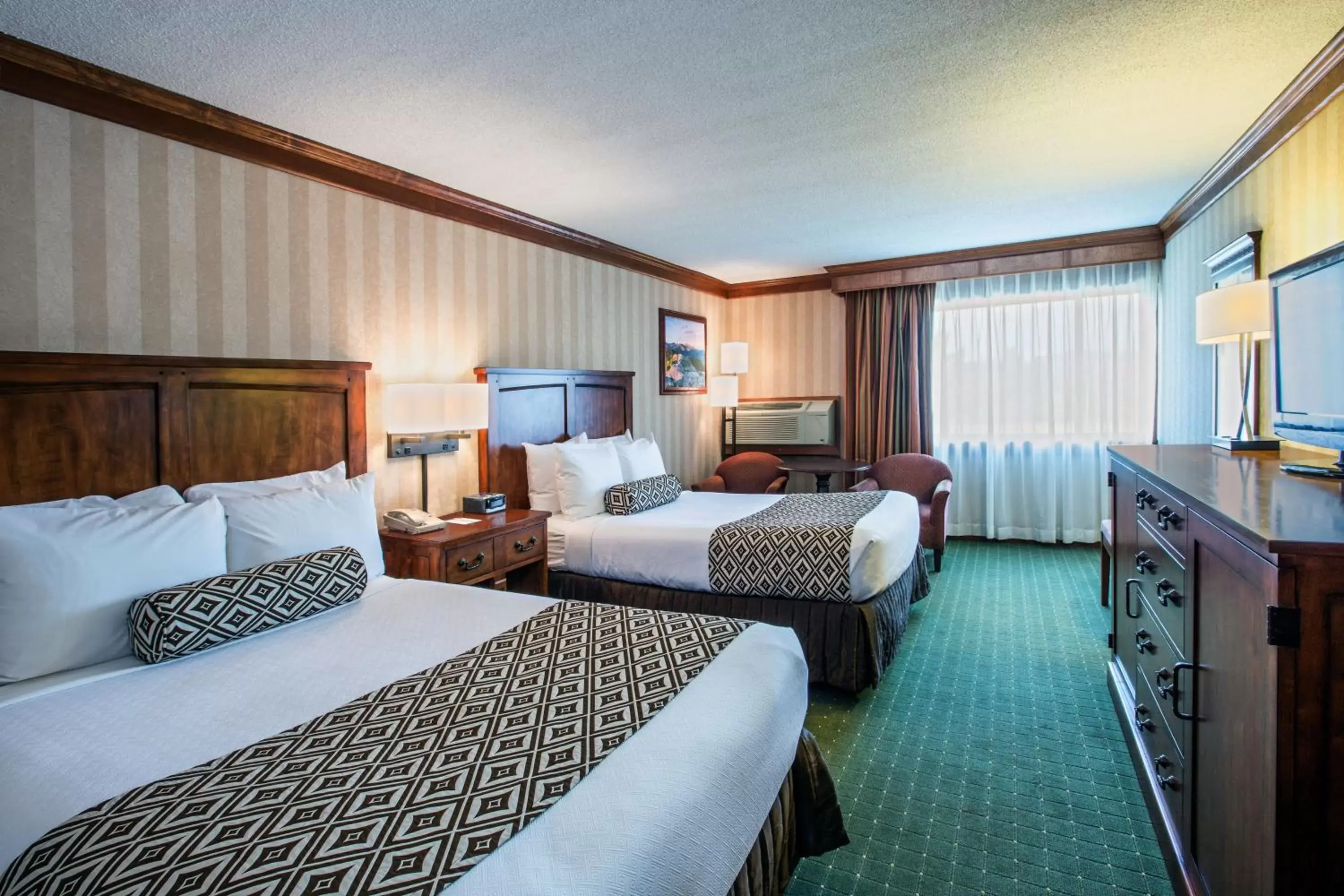 Photo of the whole room in Crowne Plaza Lake Placid, an IHG Hotel