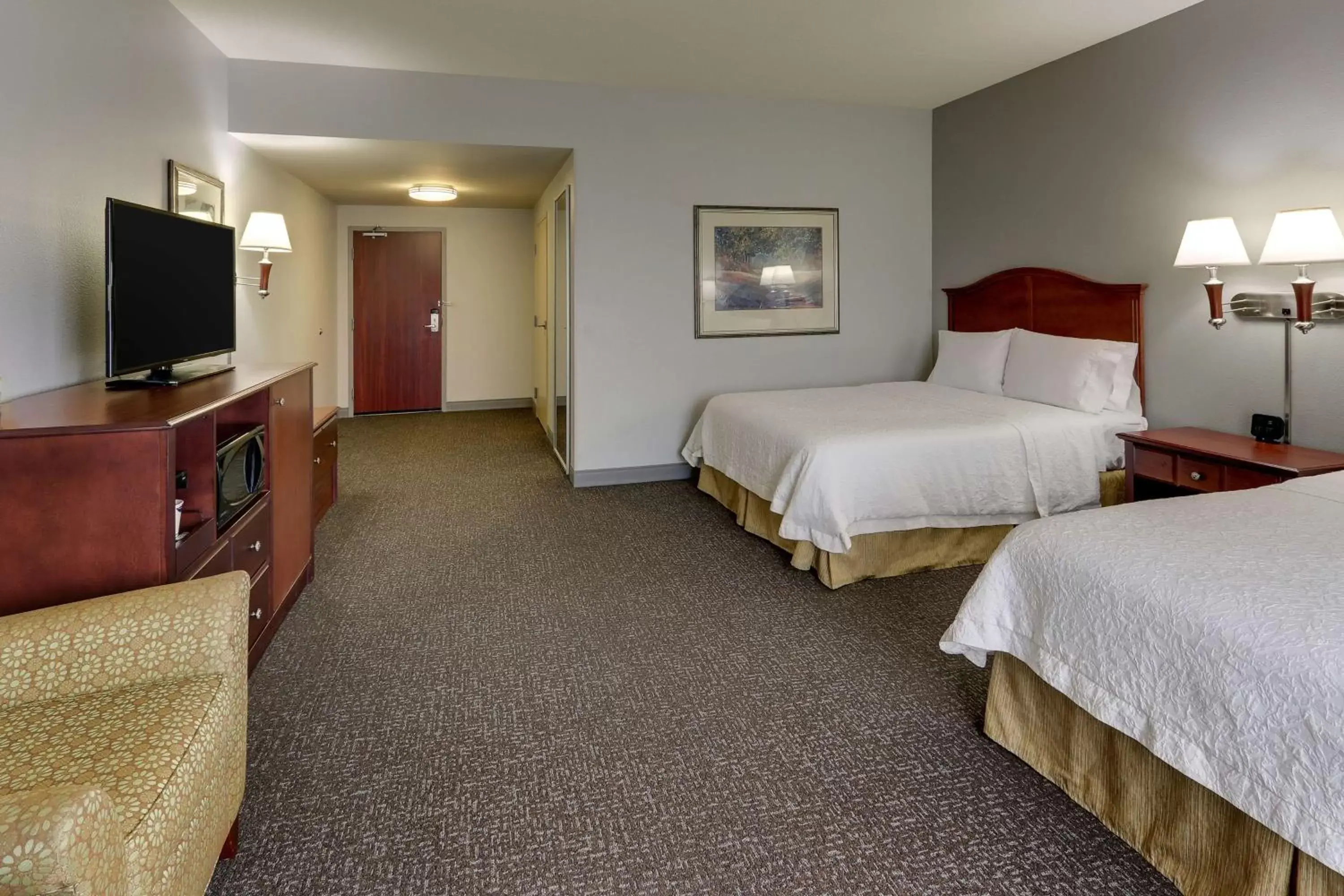 Bedroom, Bed in Hampton Inn & Suites Indianapolis-Airport