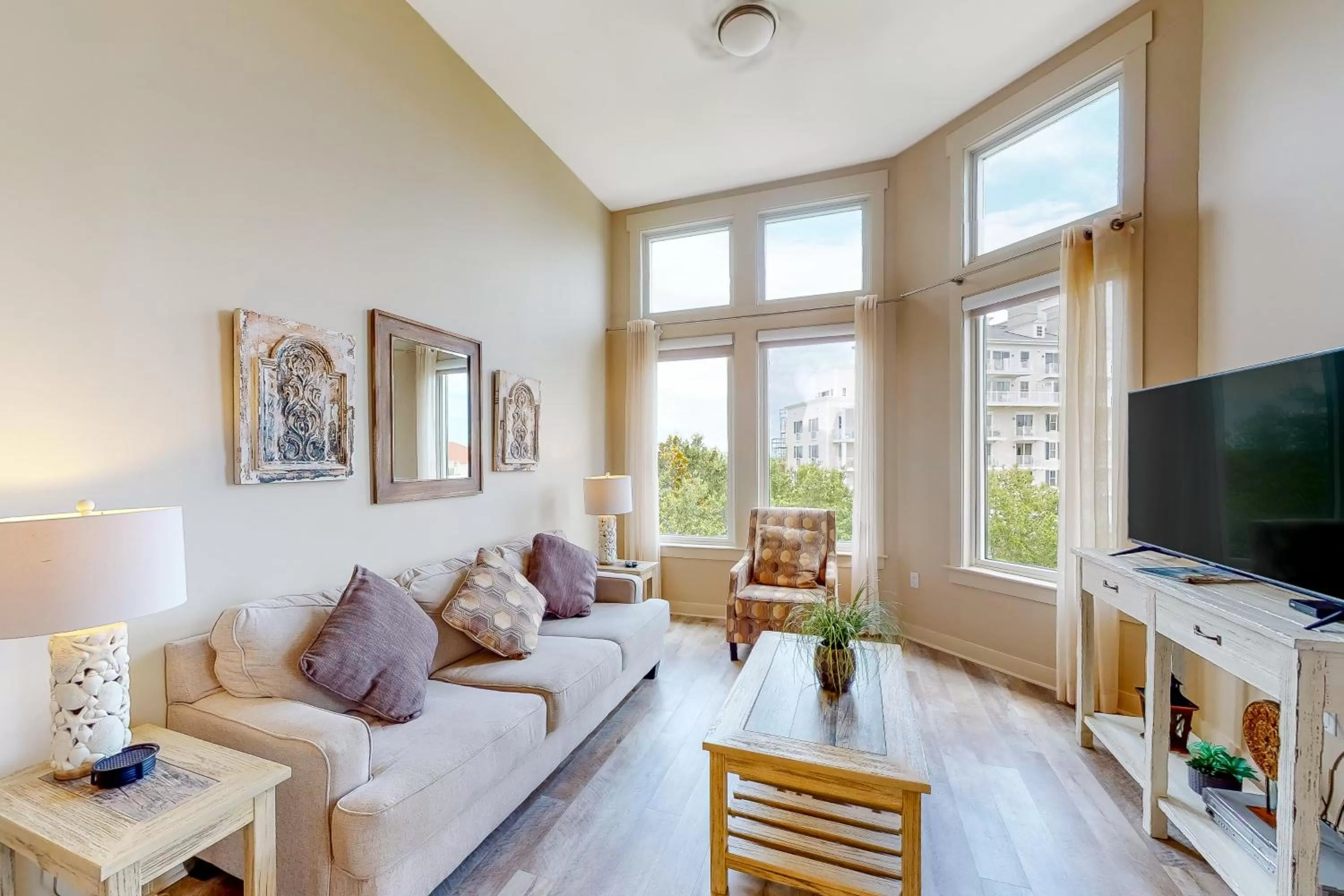 One-Bedroom Apartment in Bahia Condos