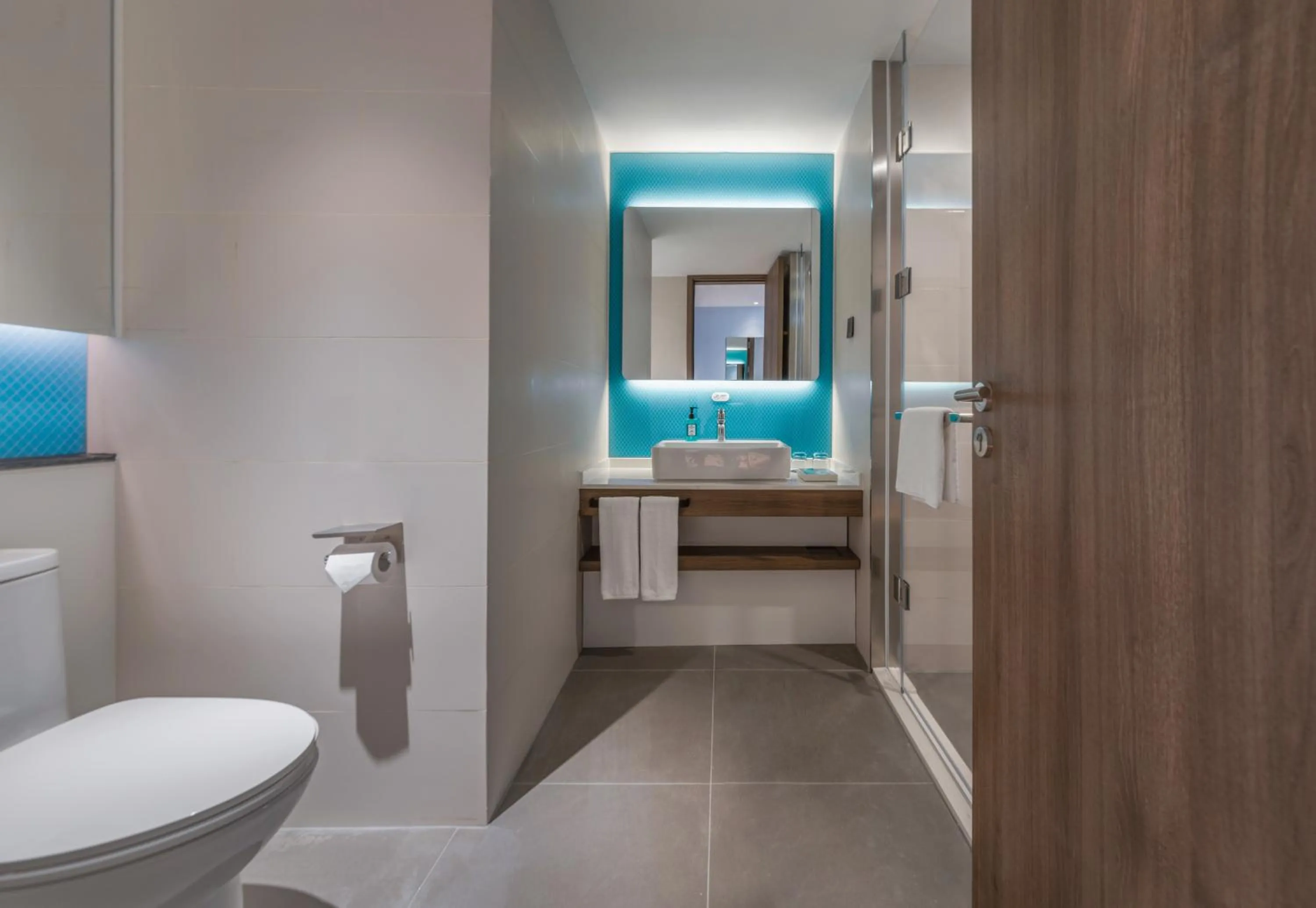 Bathroom in Holiday Inn Express Linyi North New District by IHG
