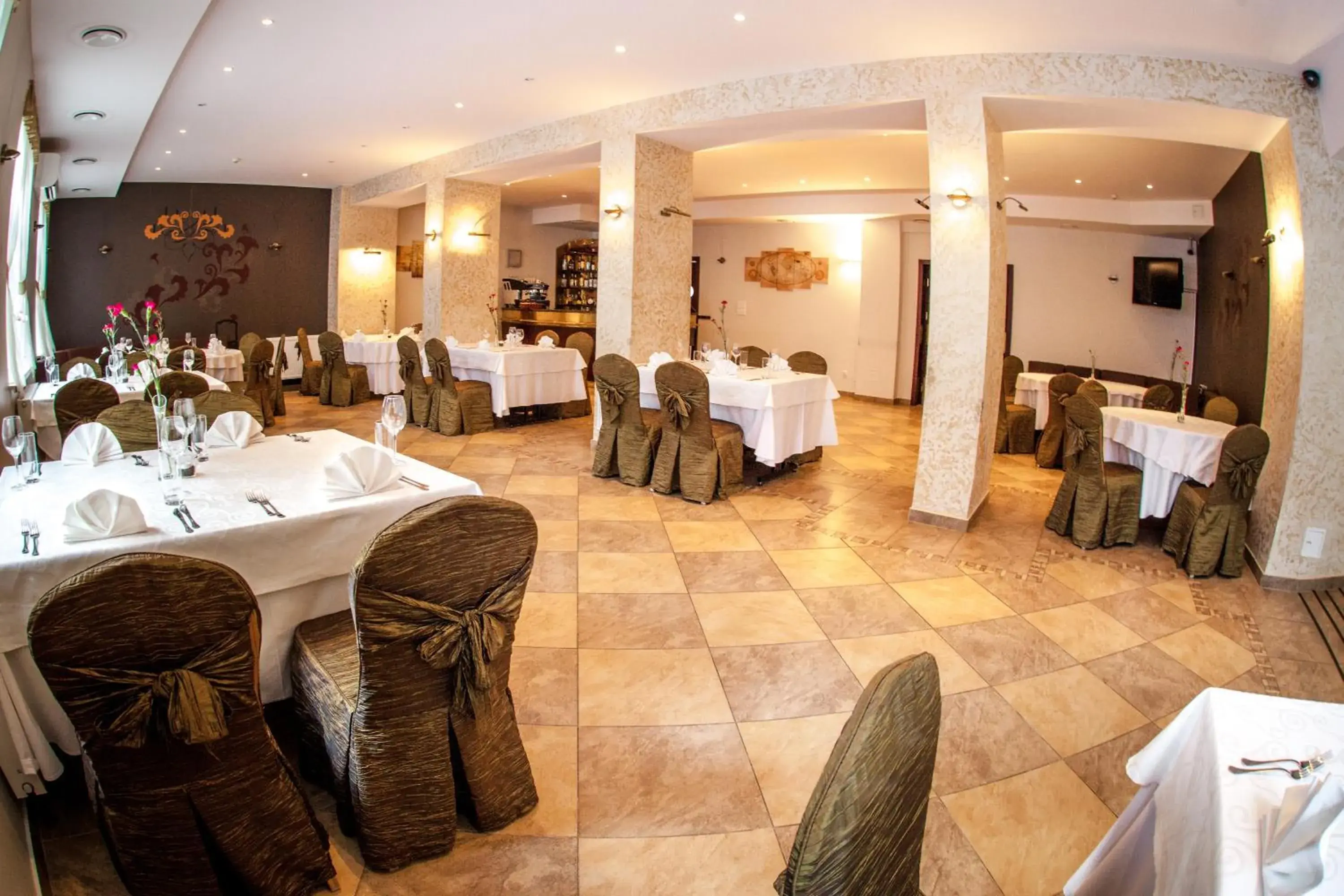 Restaurant/places to eat, Banquet Facilities in Hotel Logos