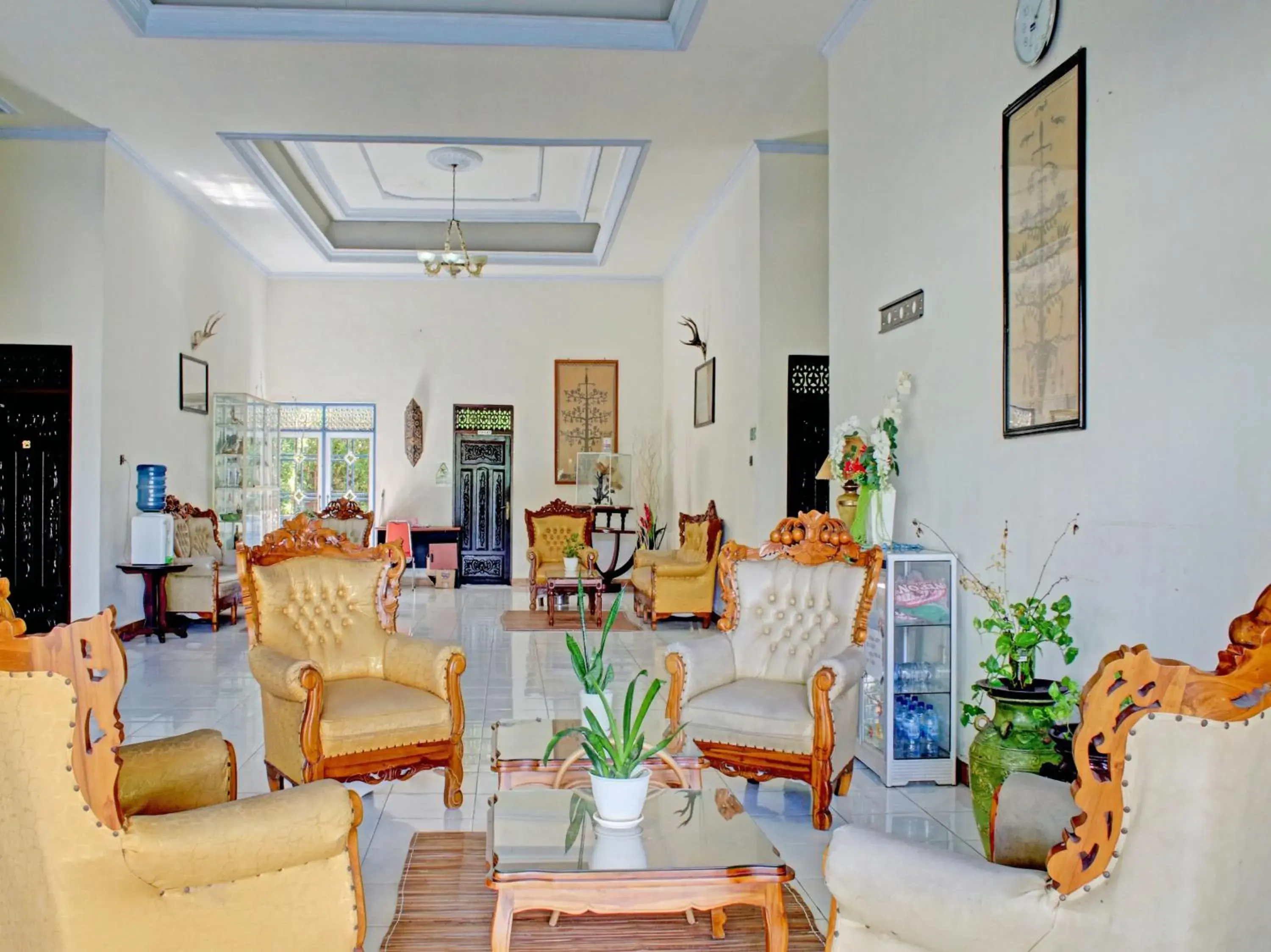 Seating area in Capital O 90417 Hotel Batu Suli Internasional