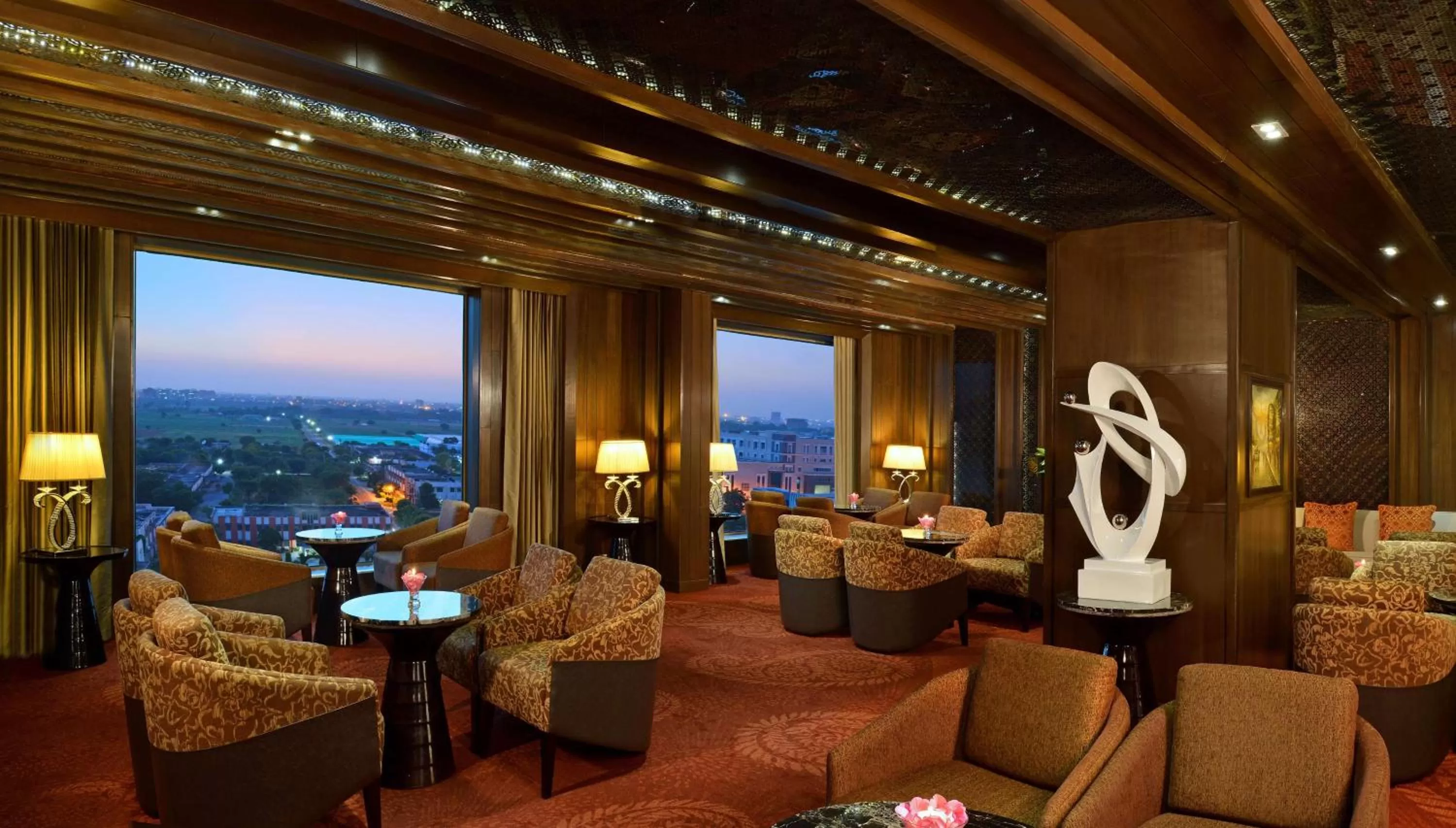 Lounge or bar in Radisson Blu Jaipur