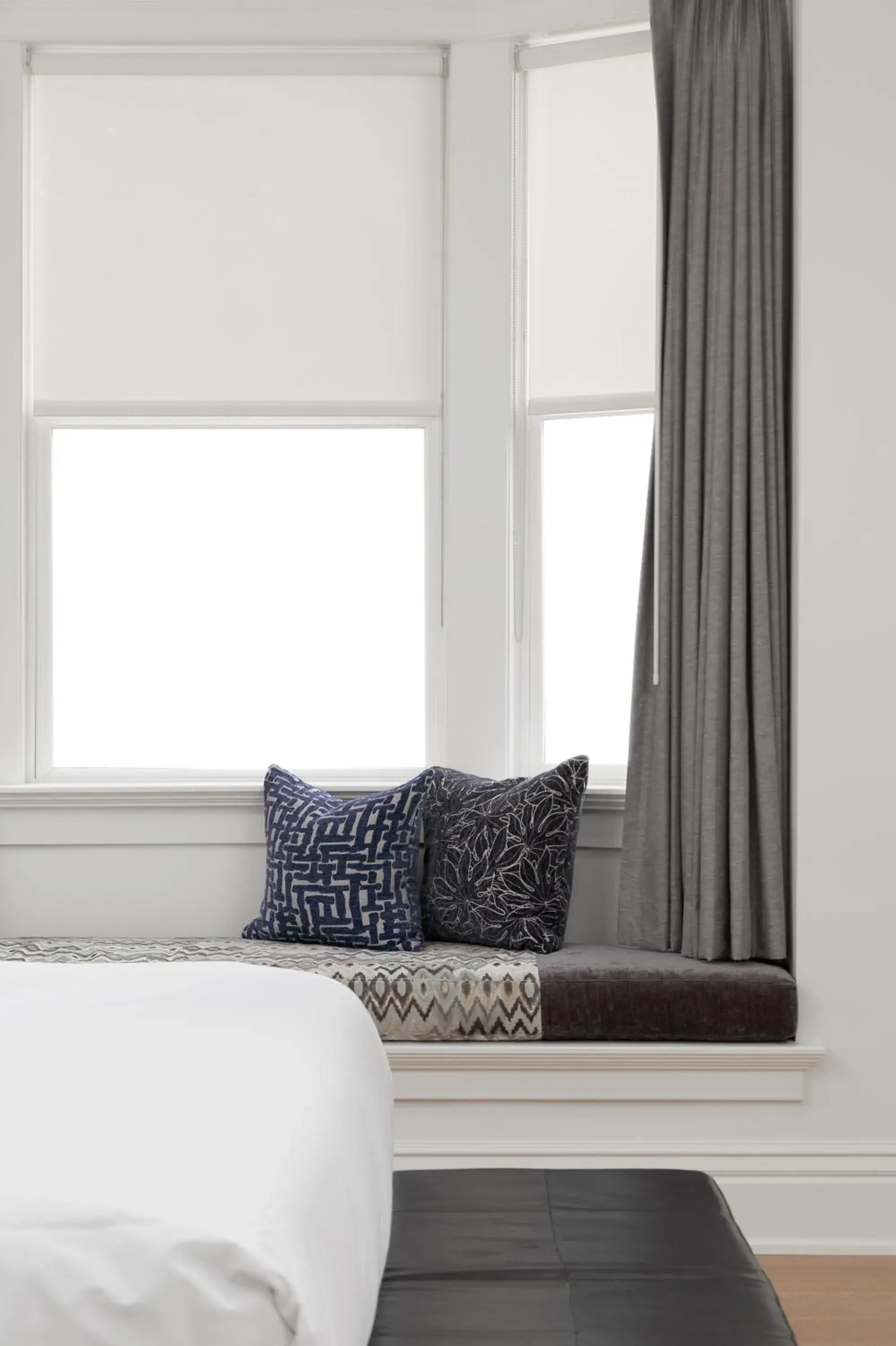 Bedroom, Seating Area in Victorian Hotel