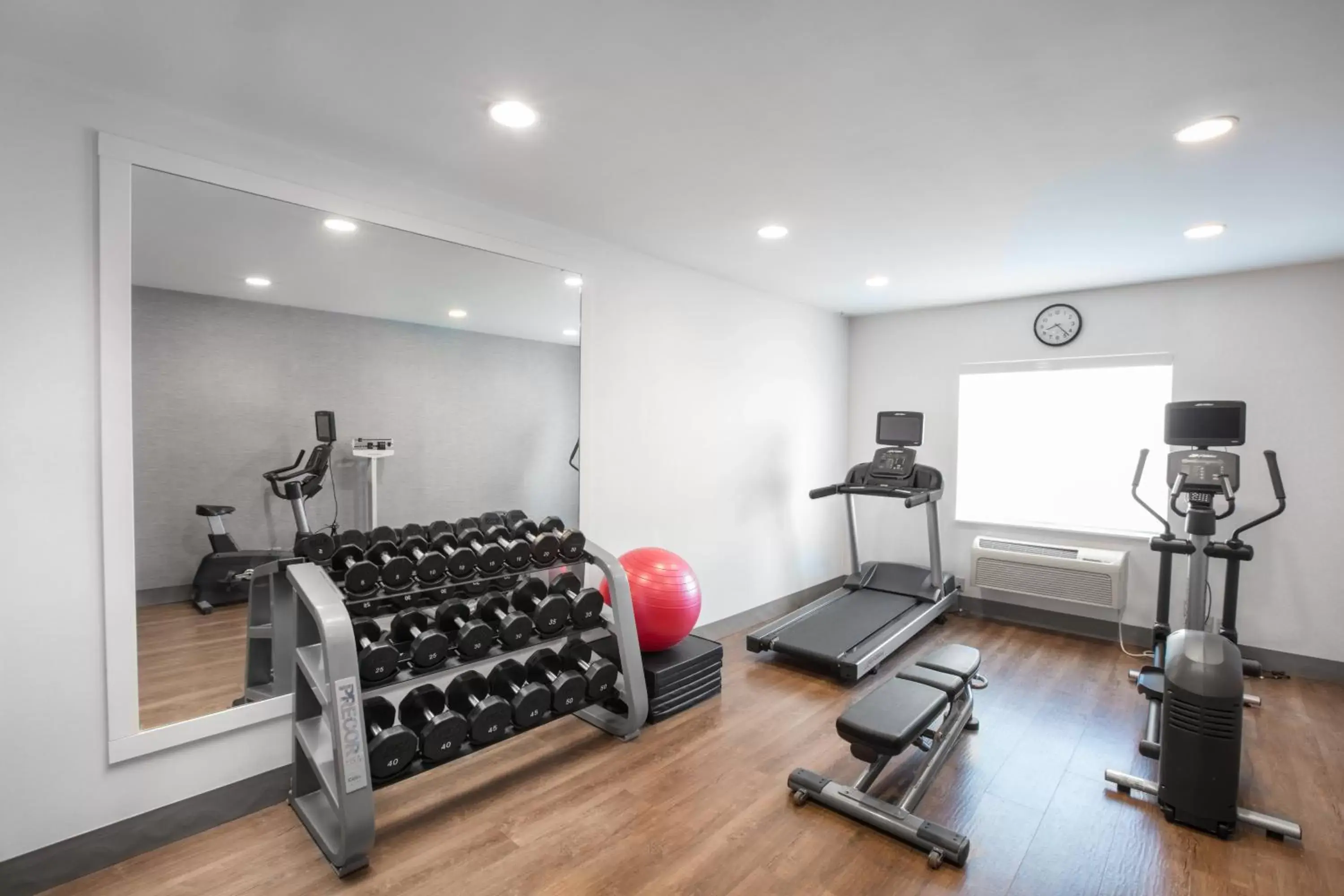 Fitness centre/facilities, Fitness Center/Facilities in Holiday Inn Express Hotel & Suites Altoona-Des Moines, an IHG Hotel