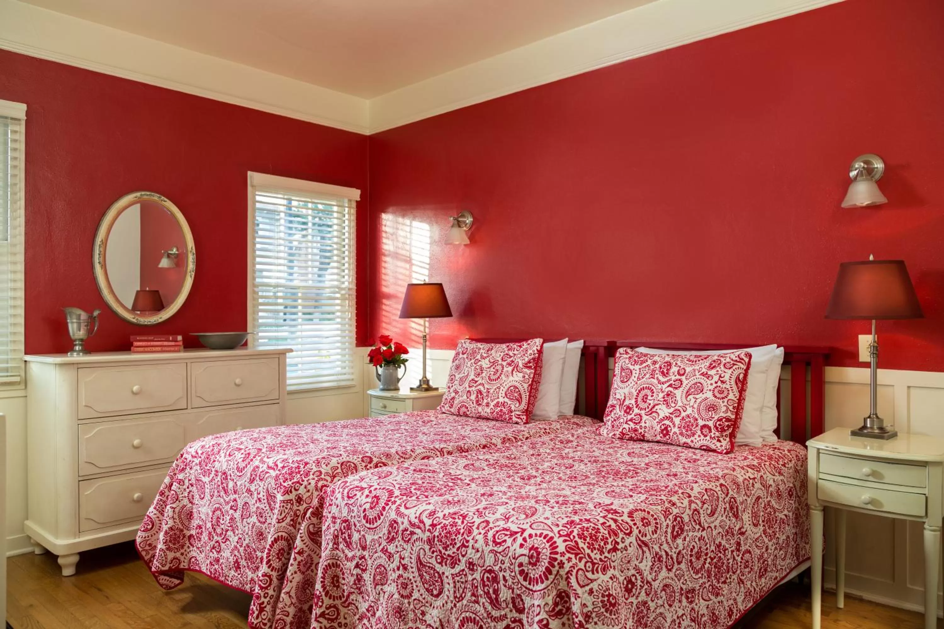 Bedroom, Bed in Cheshire Cat Inn & Cottages