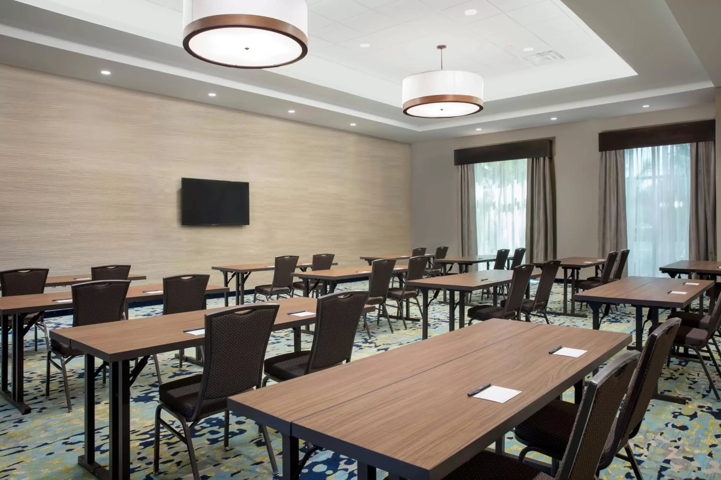 Meeting/conference room, Restaurant/Places to Eat in TownePlace Suites by Marriott Orlando Theme Parks/Lake Buena Vista