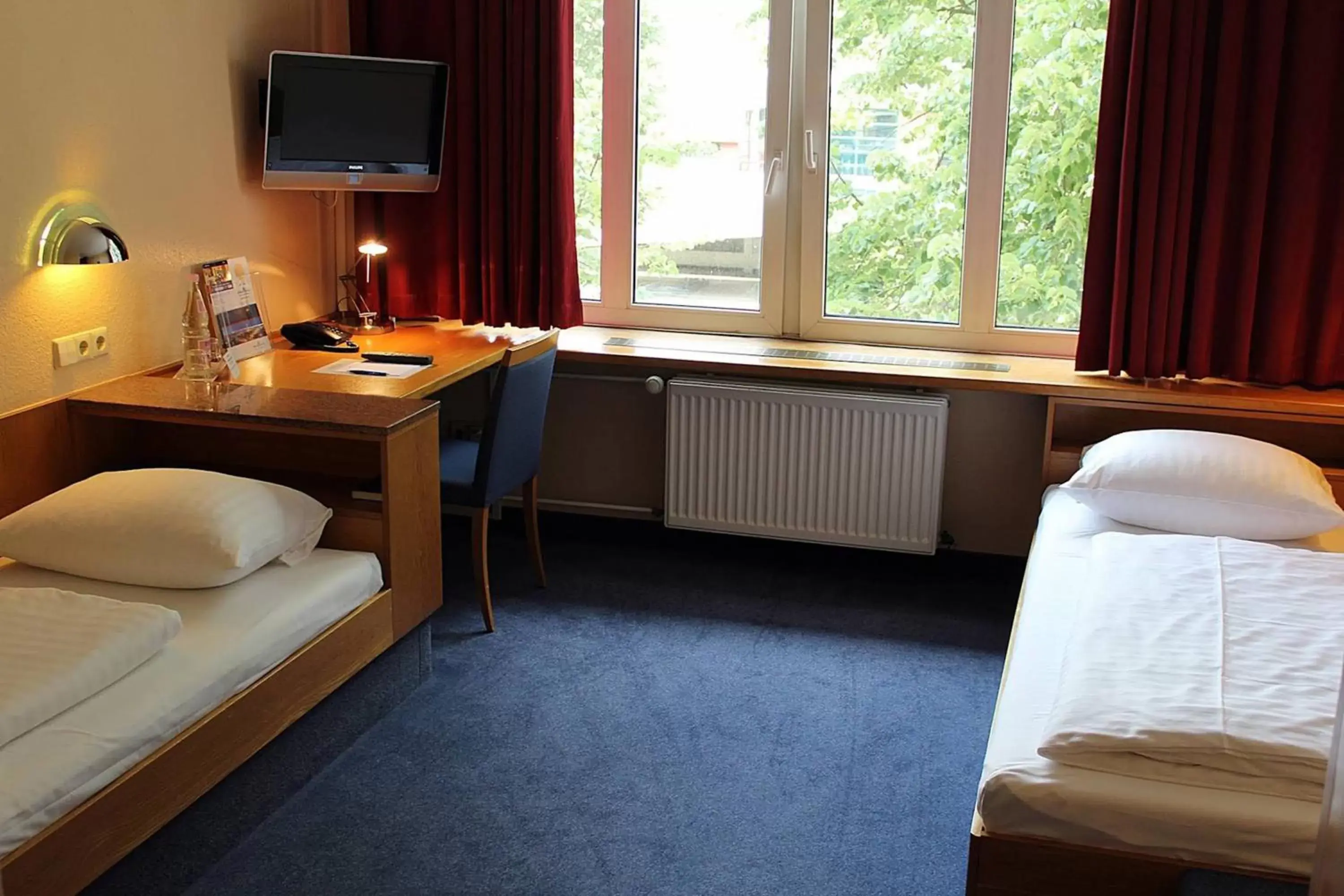 Economy Twin Room in PLAZA INN Berlin Charlottenburg