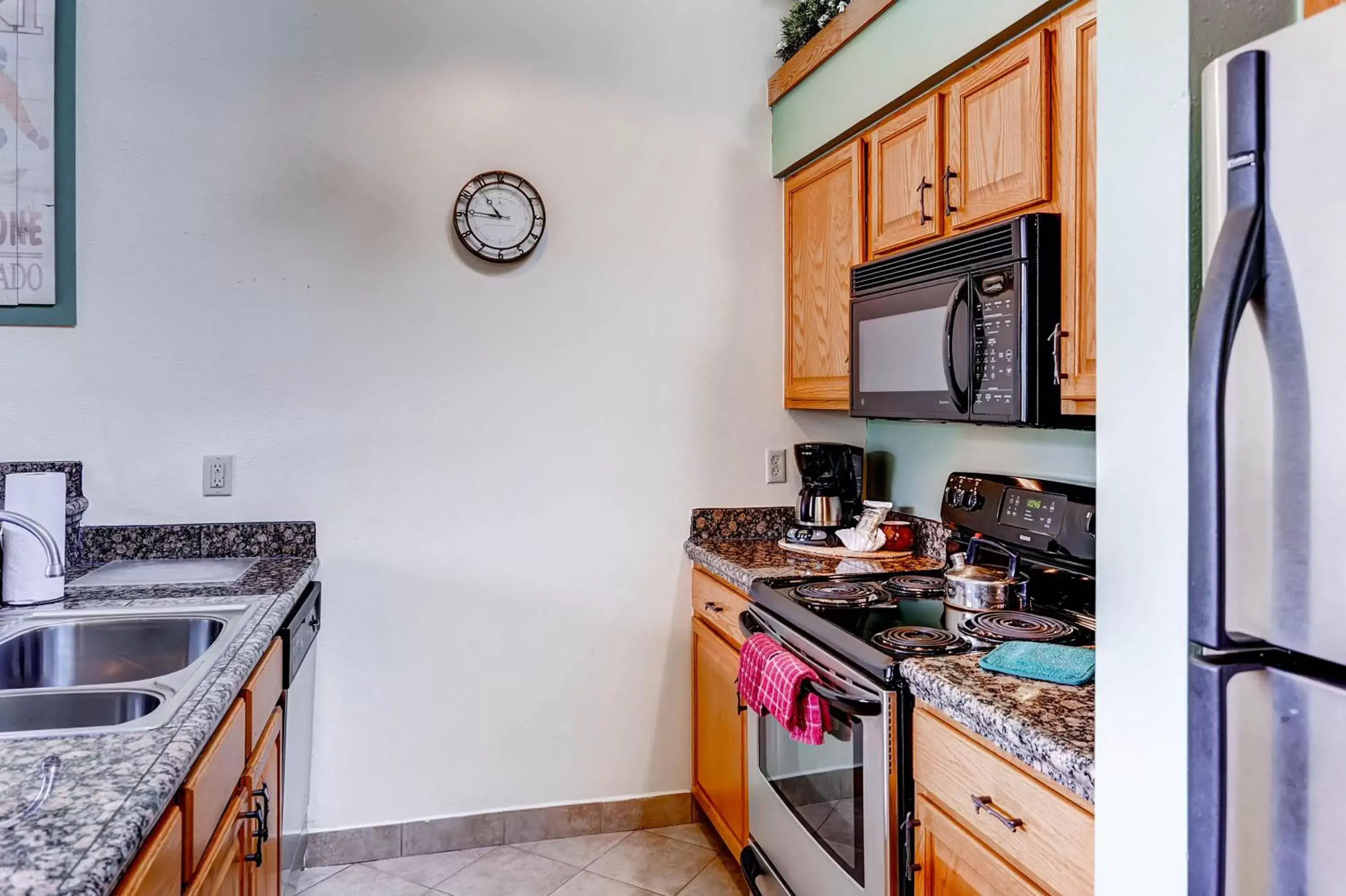 Kitchen/Kitchenette in Lakeside Village by Keystone Resort