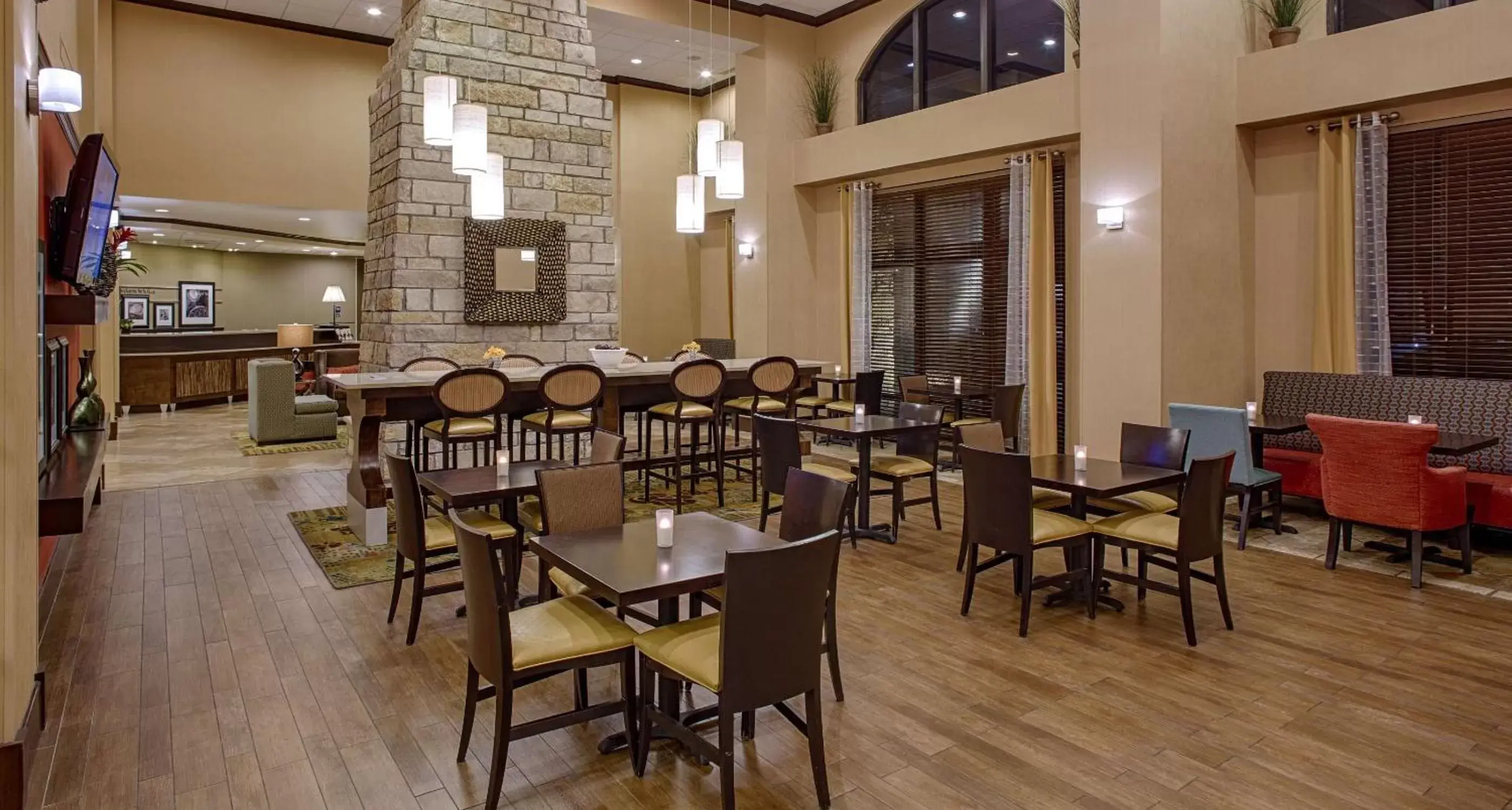Dining area, Restaurant/Places to Eat in Hampton Inn & Suites Legacy Park-Frisco