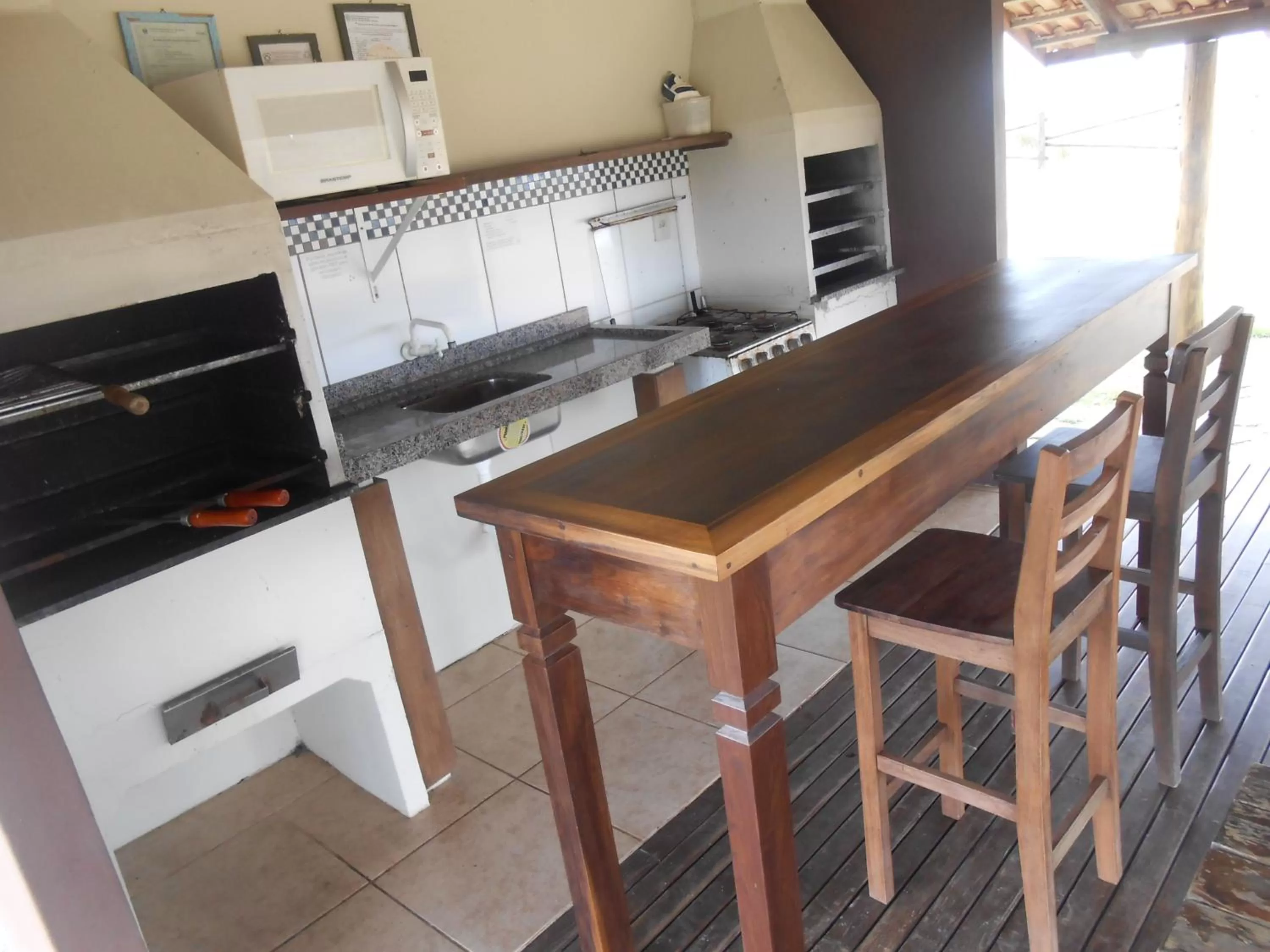 BBQ facilities, Kitchen/Kitchenette in Pousada dos Sambaquis