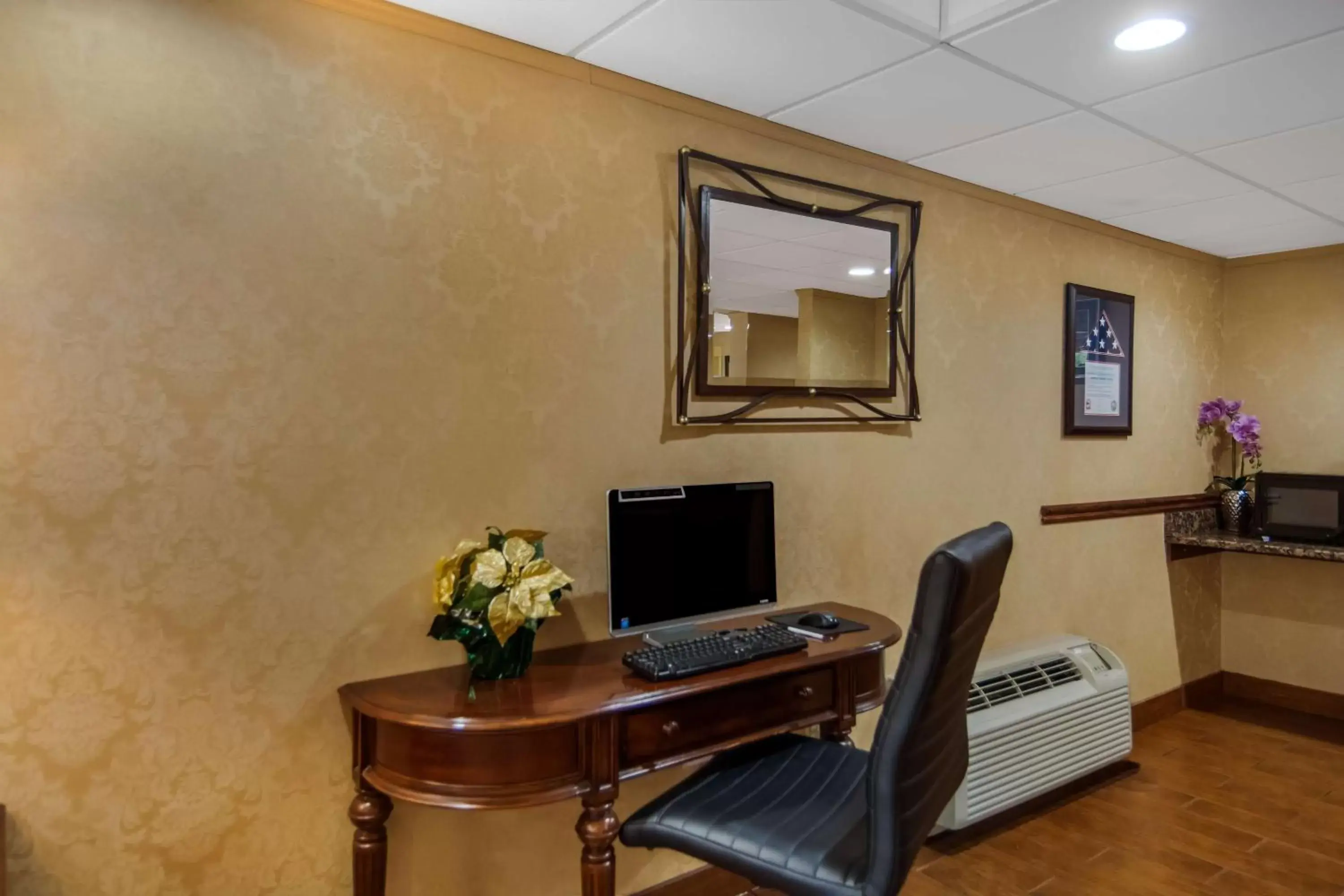 Business facilities, TV/Entertainment Center in Best Western Aquia Quantico