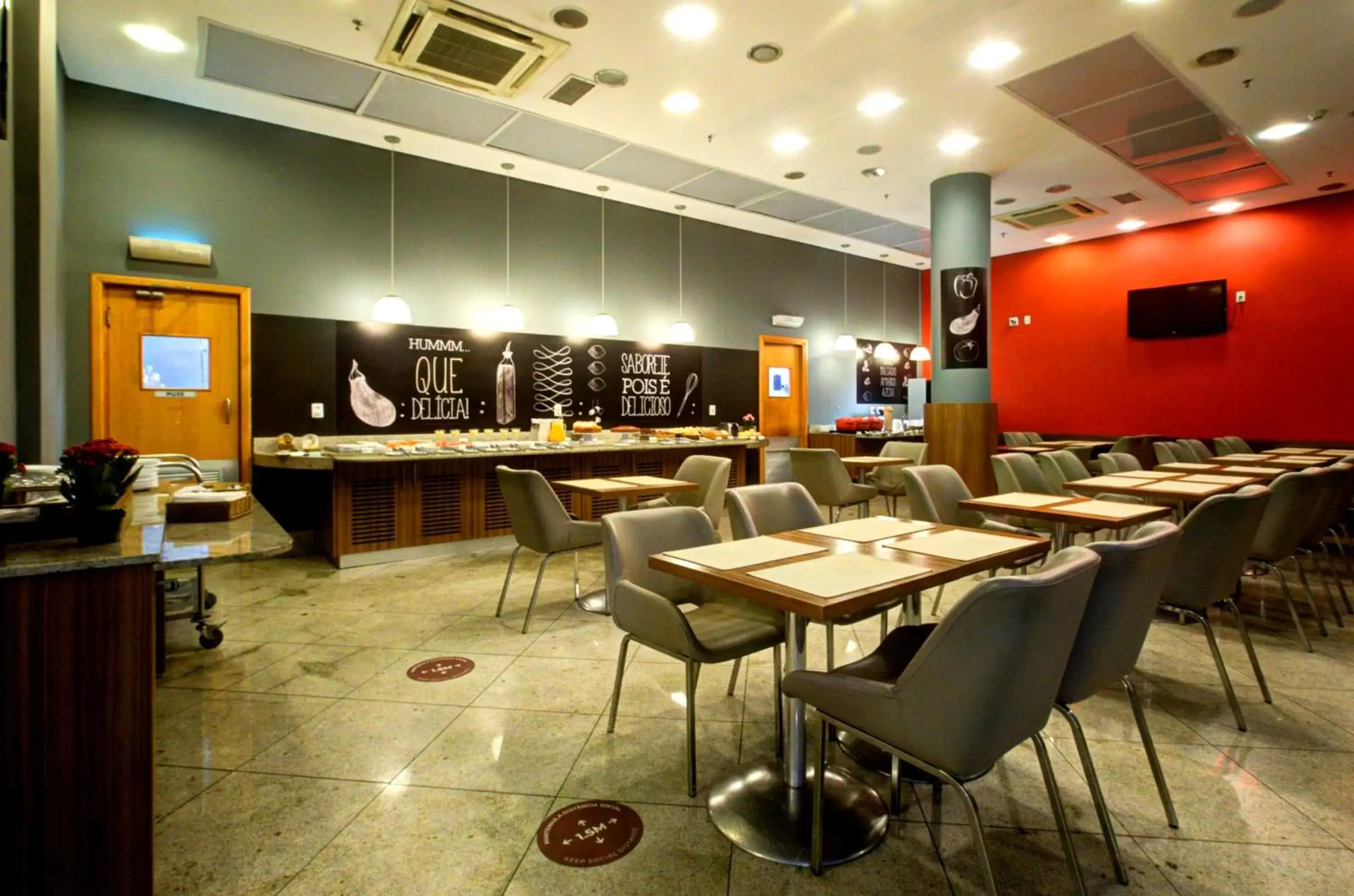 Meals, Restaurant/Places to Eat in ibis Vitoria Praia de Camburi