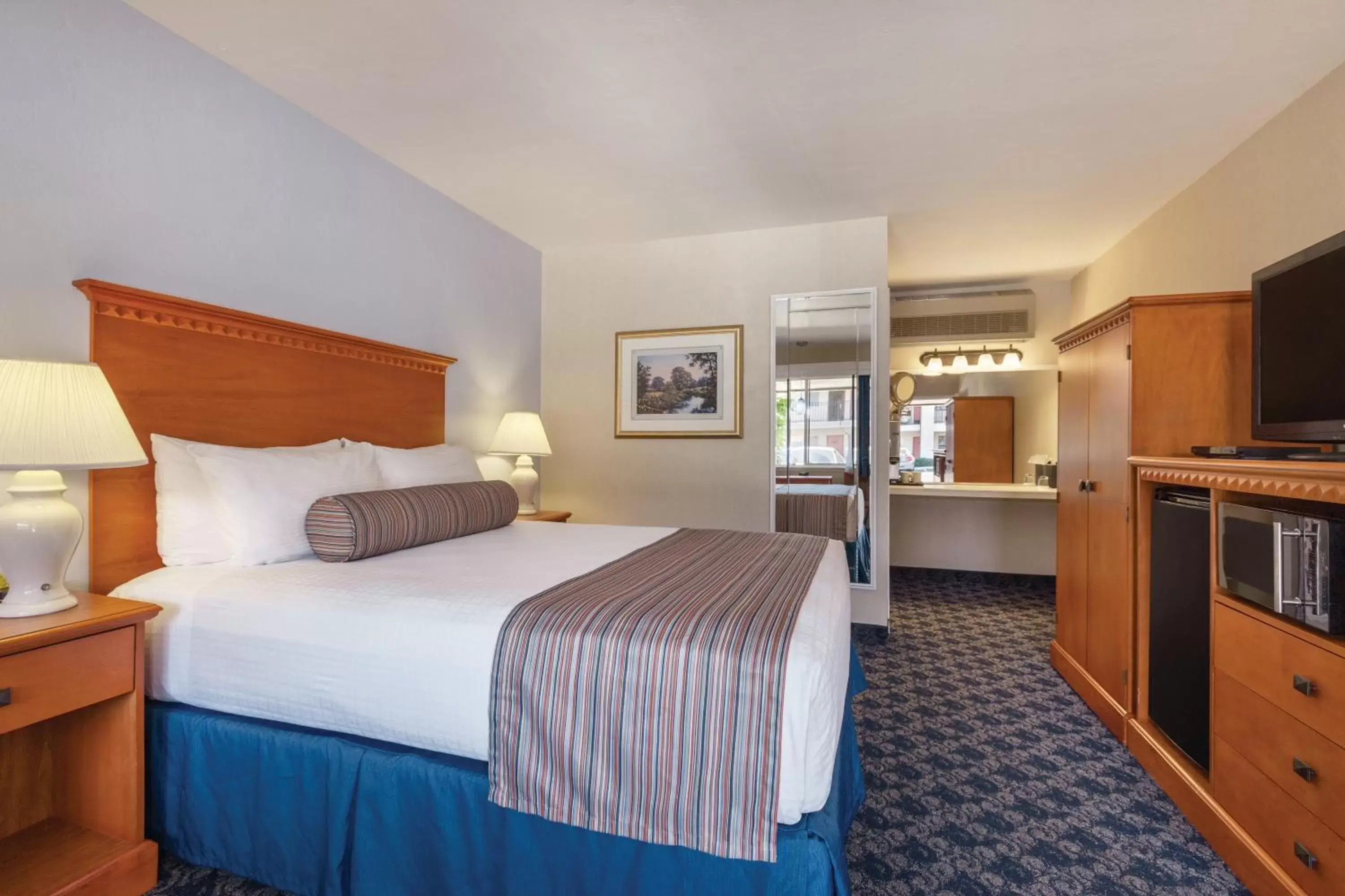 TV and multimedia, Bed in Sands Inn & Suites