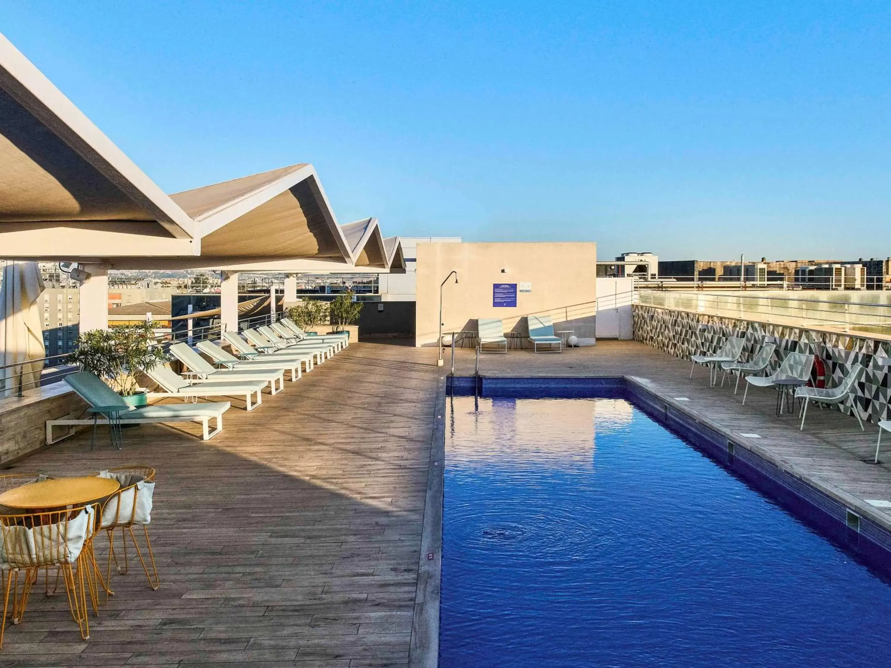 Pool view, Swimming Pool in Hotel Novotel Sevilla