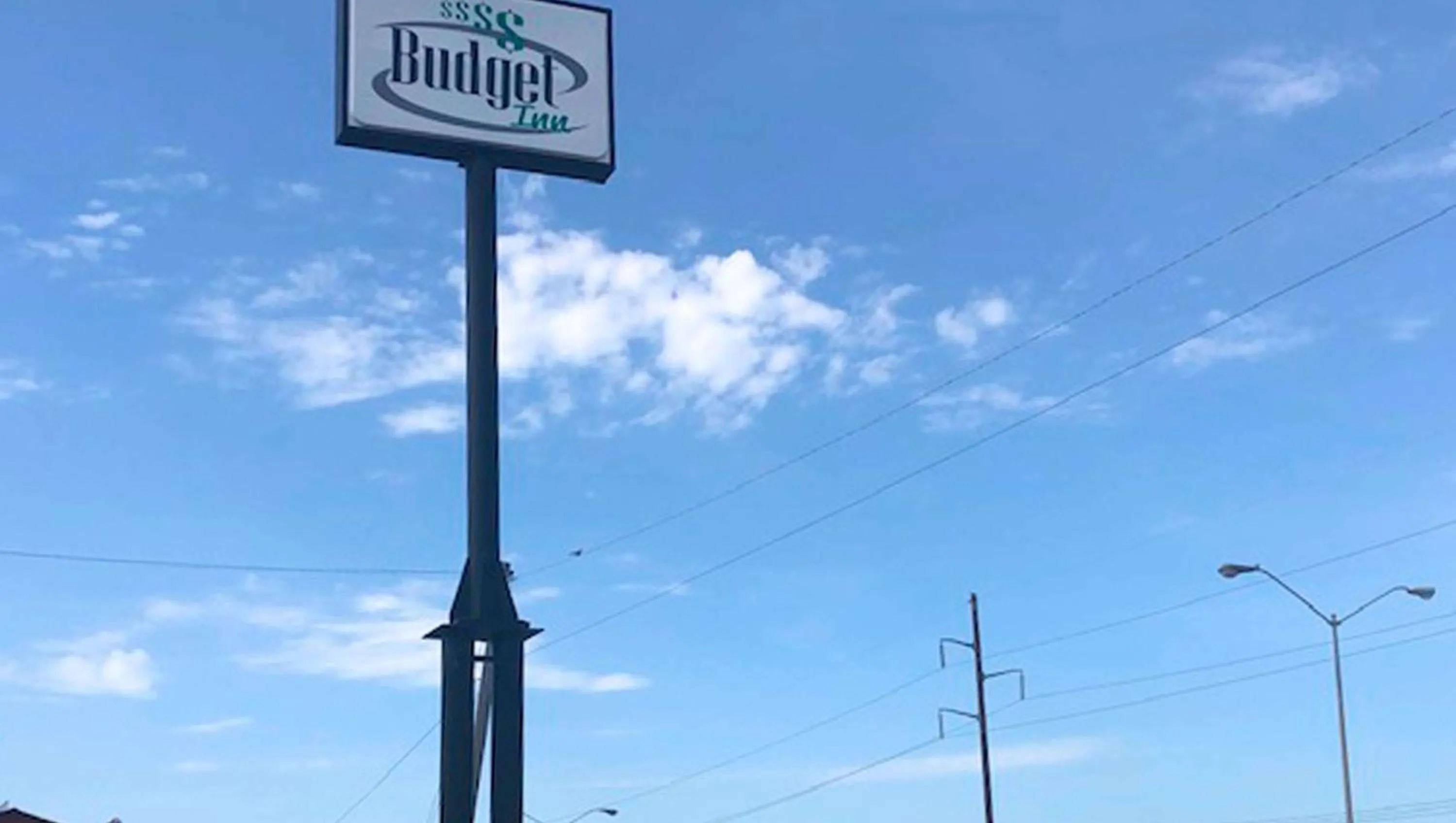 Property building in Budget Inn Ardmore OK