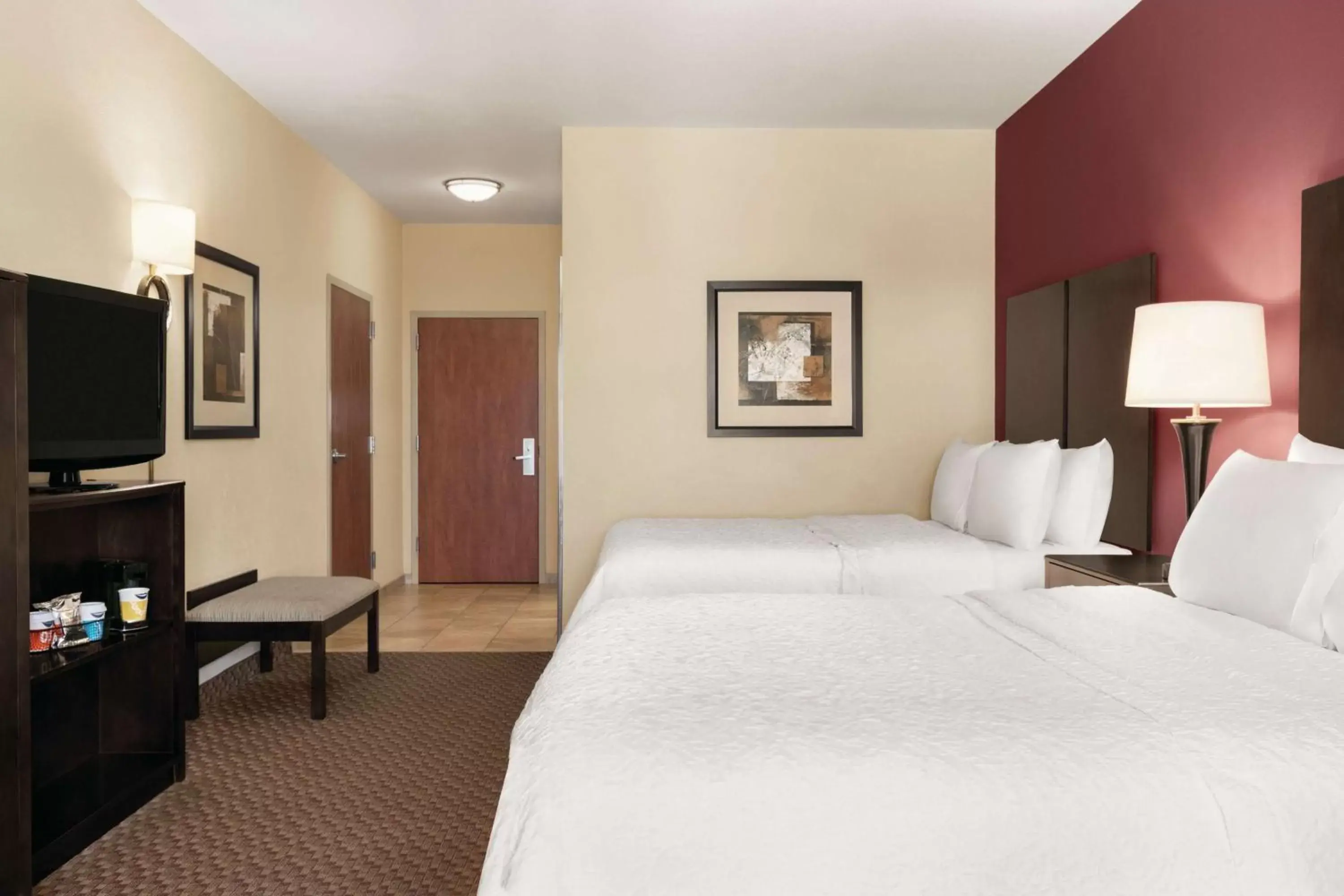 Bed in Hampton Inn & Suites Enid