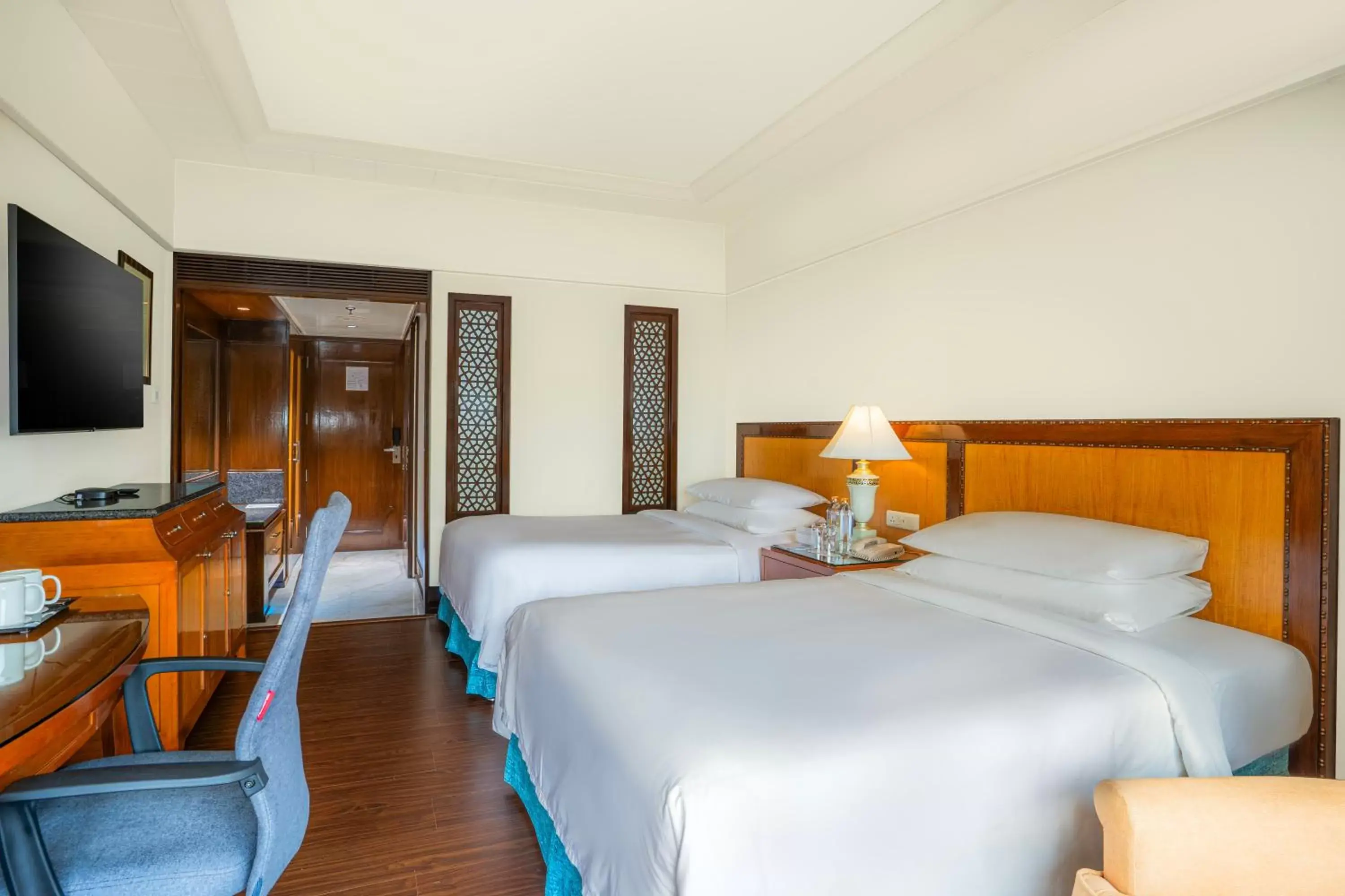 Bedroom, Bed in Hyderabad Marriott Hotel & Convention Centre