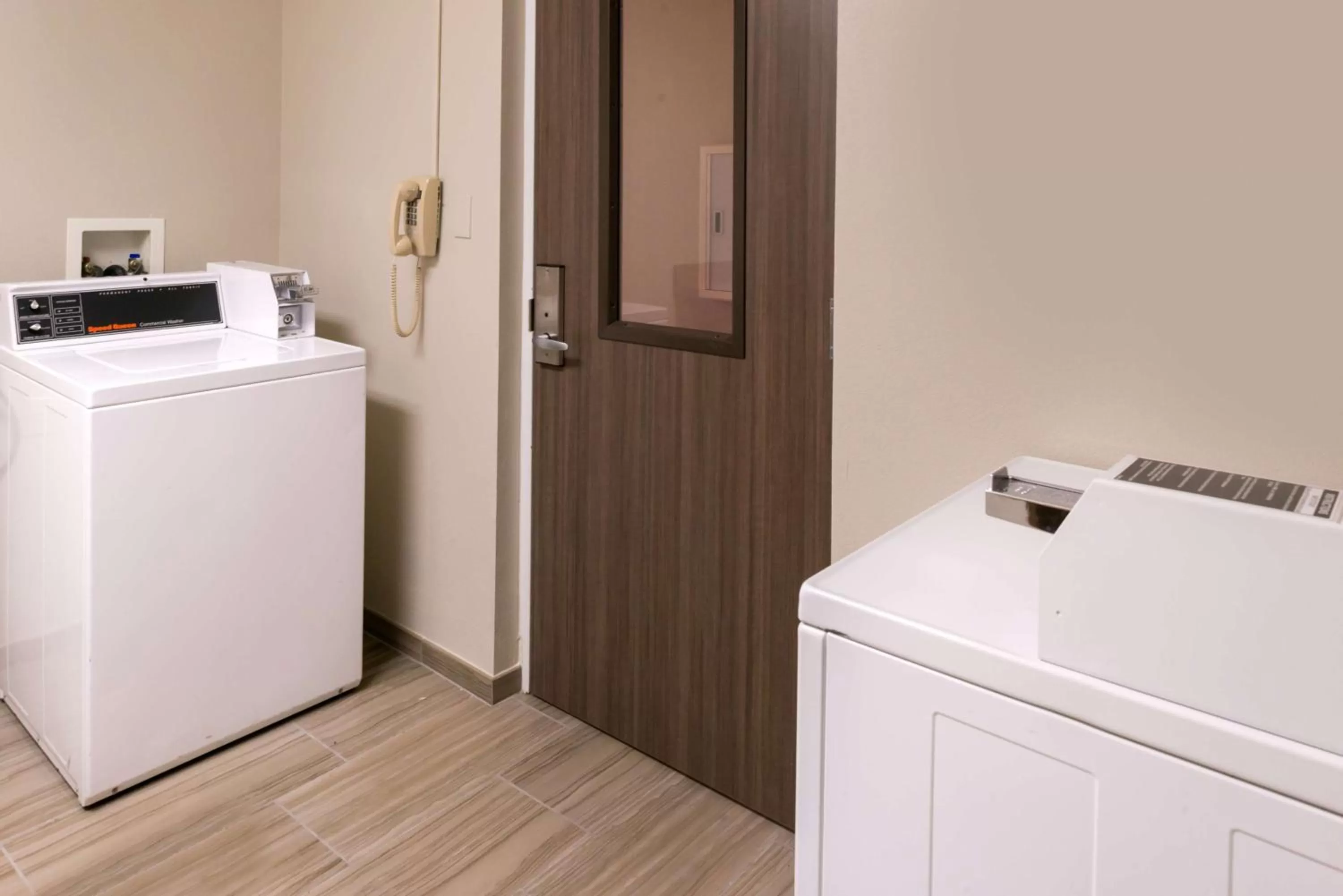 Property building in Hampton Inn & Suites Orlando-East UCF