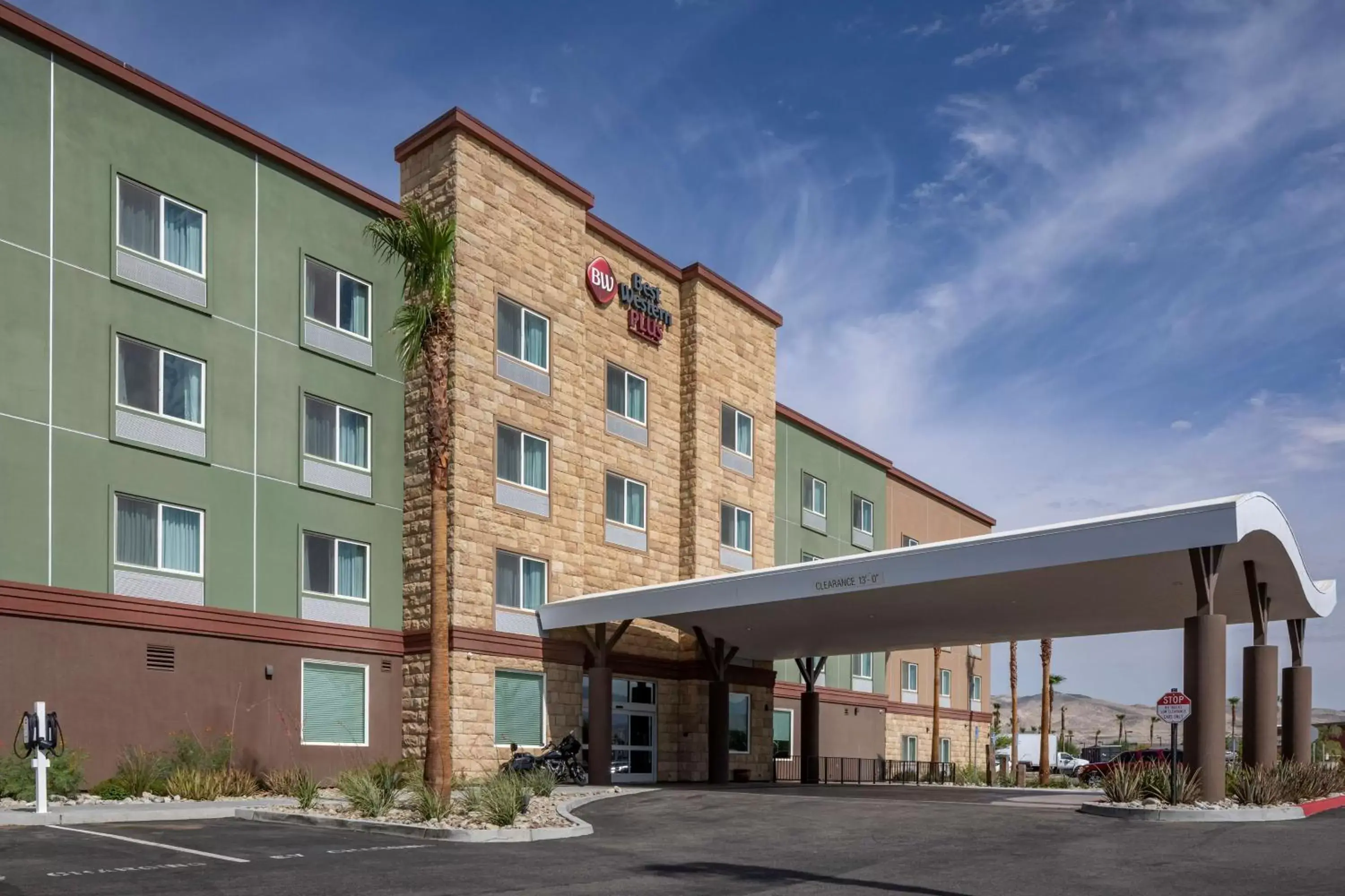 Property Building in Best Western Plus Desert View Inn & Suites