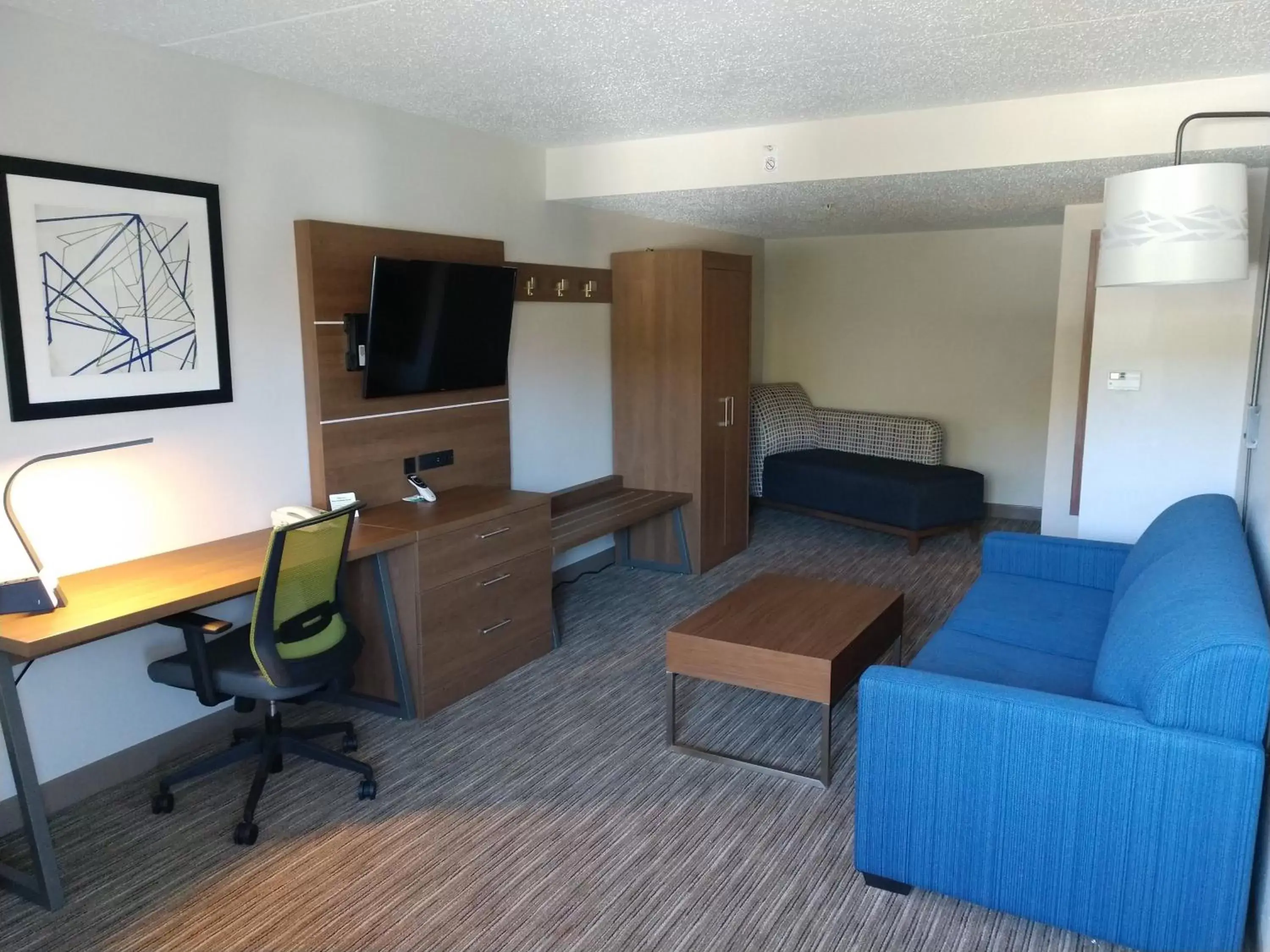 Photo of the whole room, Seating Area in Holiday Inn Express Murrysville - Delmont, an IHG Hotel