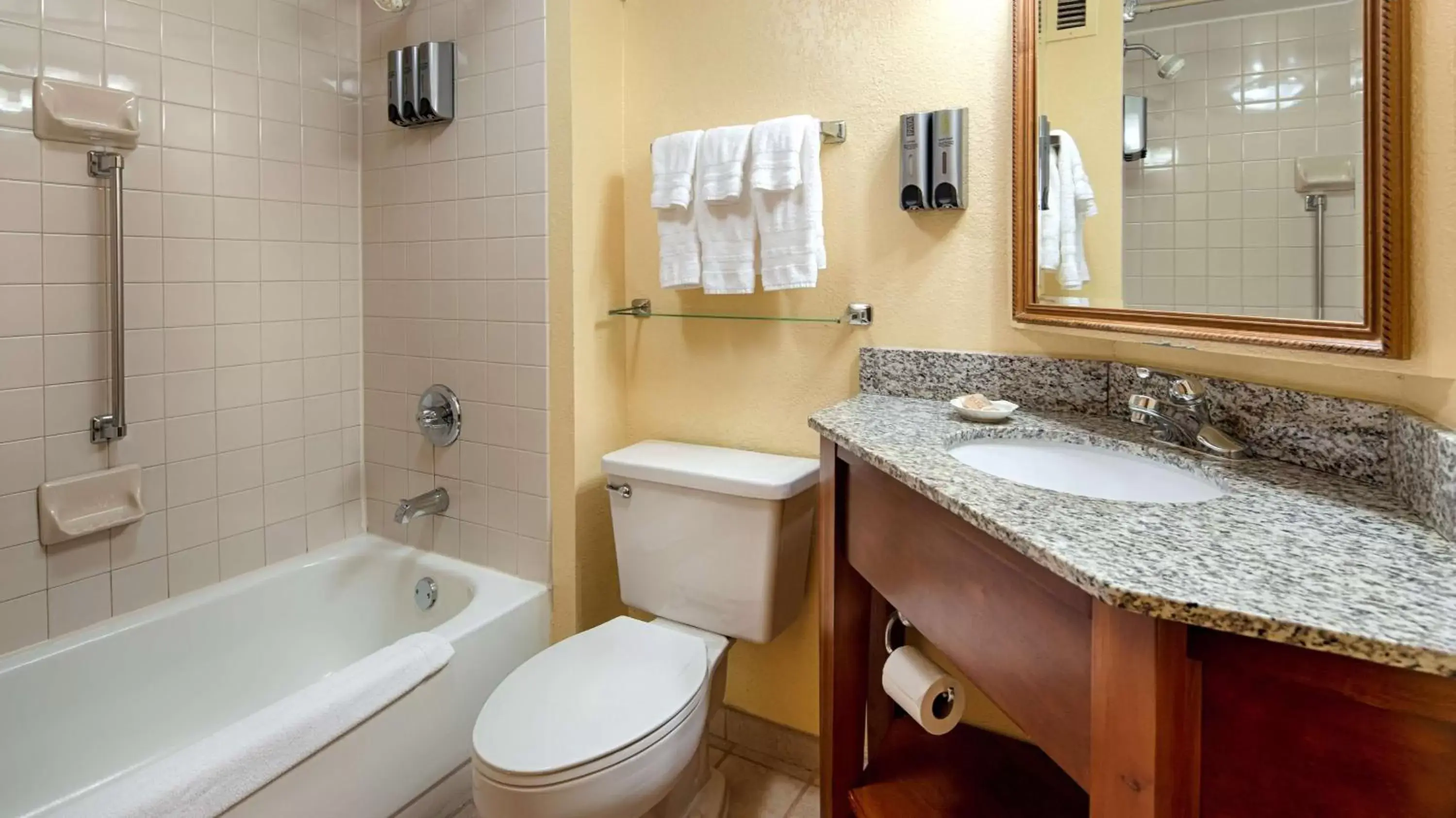 Photo of the whole room, Bathroom in Best Western Plus Richmond