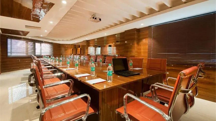 Meeting/conference room in Hotel Ramhan Palace
