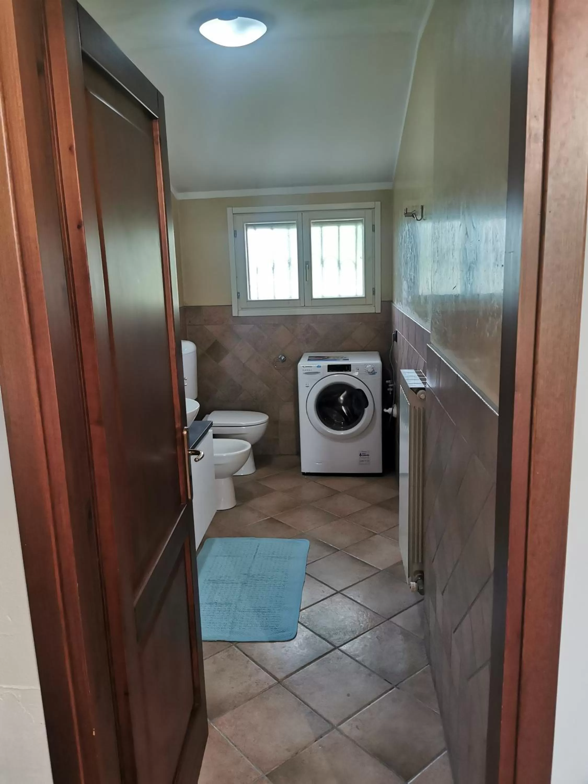 Bathroom in FONDO MARSIGLIA 110