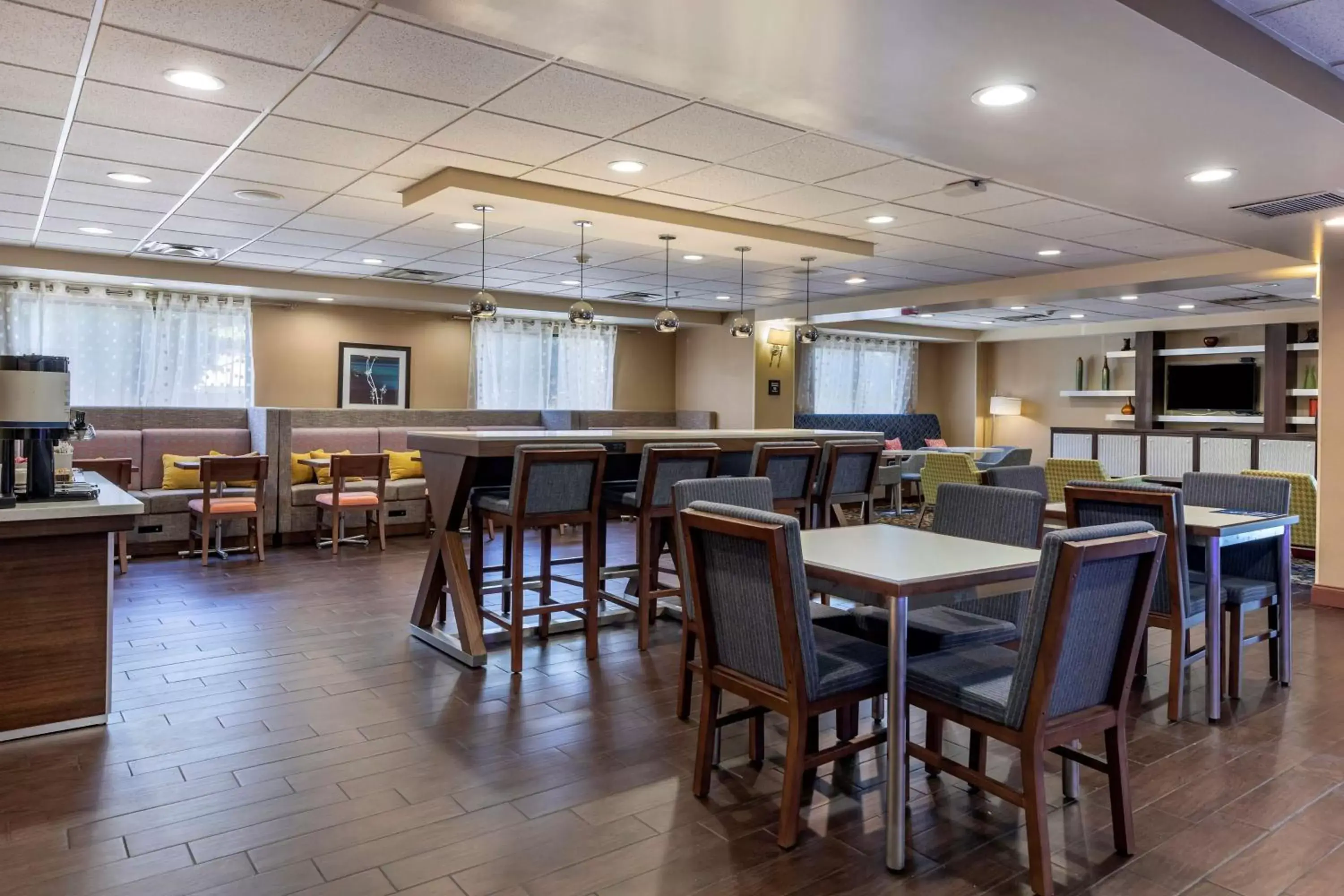 Lobby or reception, Restaurant/Places to Eat in Hampton Inn Norco/Corona